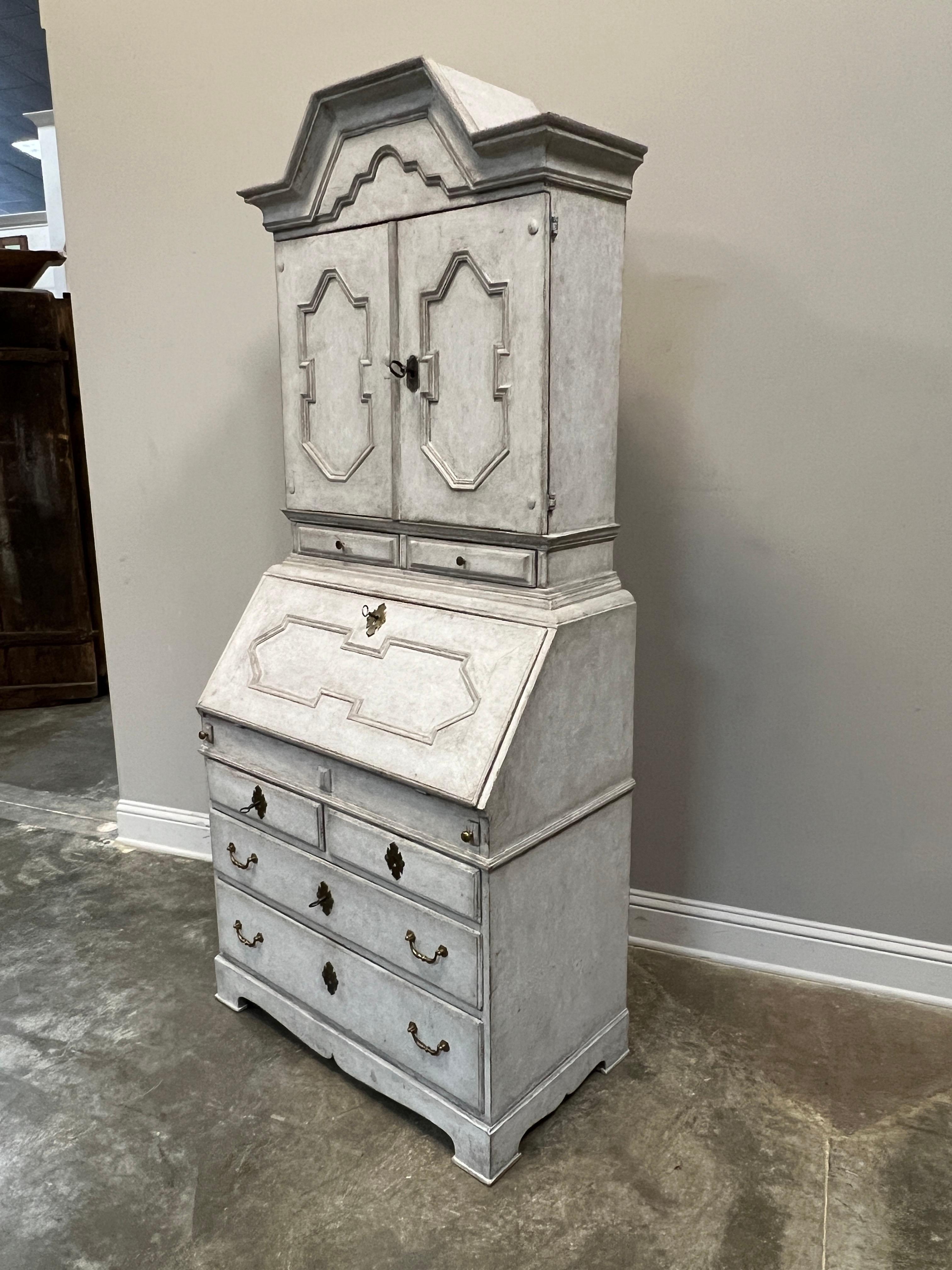 Painted Swedish Gustavian Style Secretary In Good Condition In Houston, US