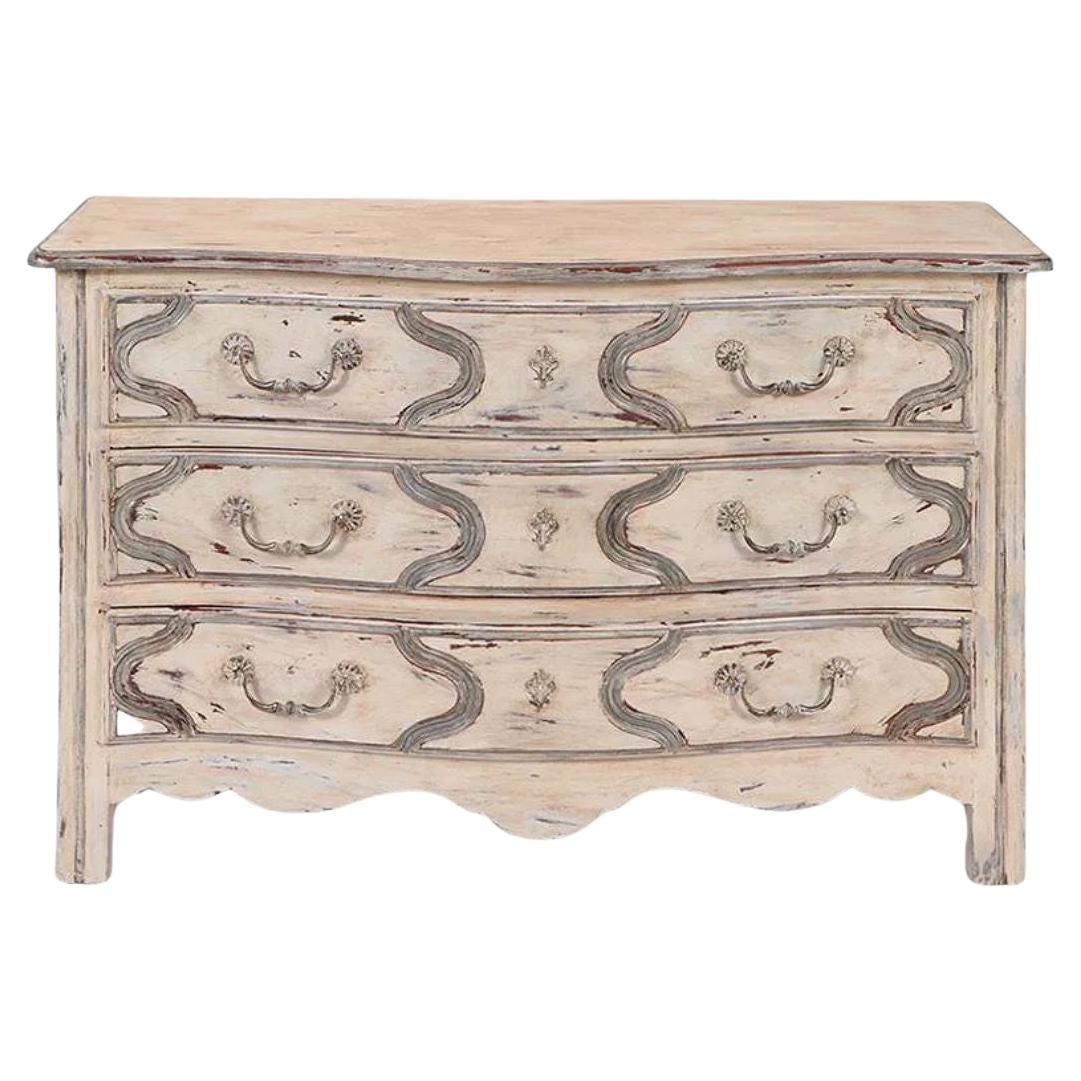 Commode peinte à trois tiroirs A.I.C. C. 1940 de style Régence en vente