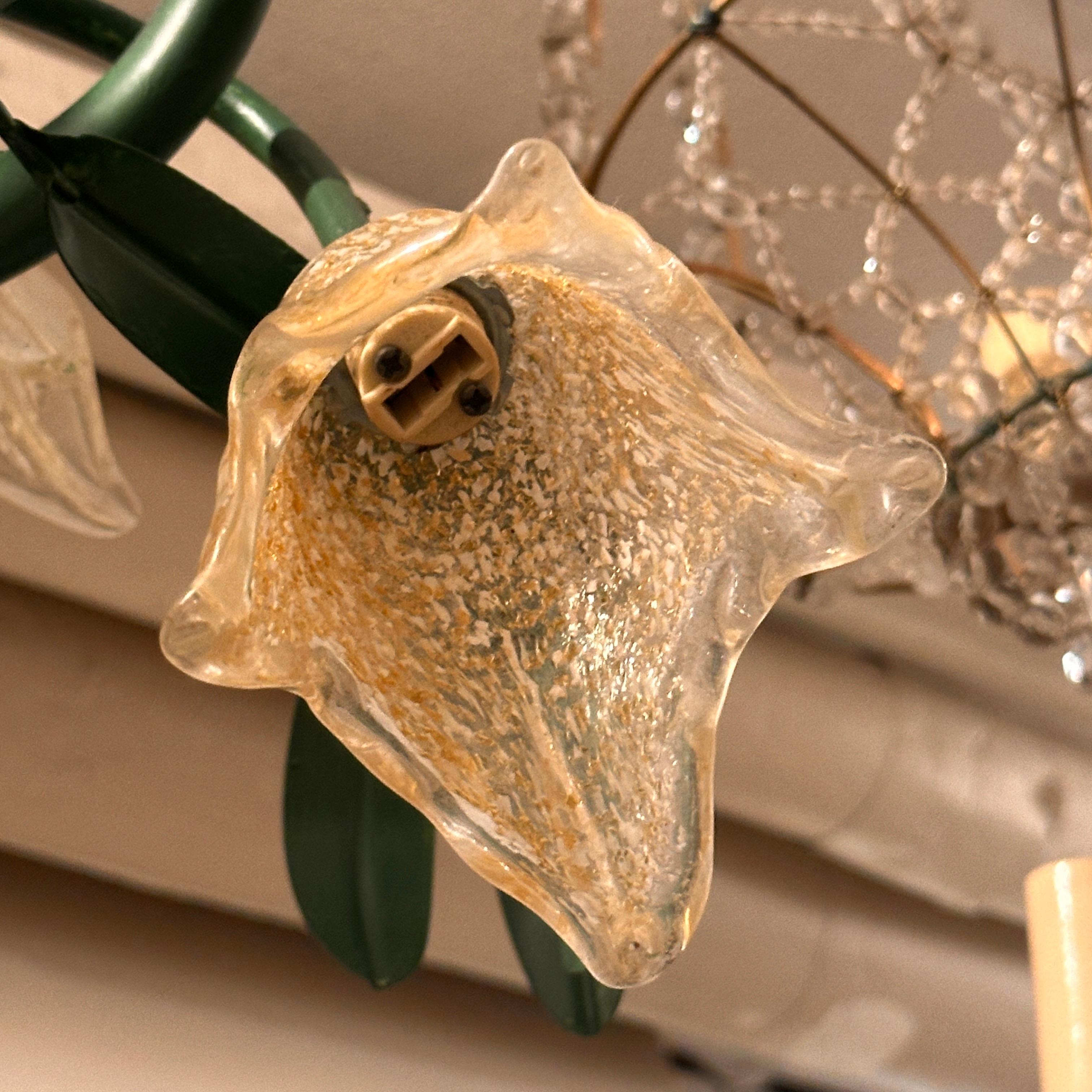 Milieu du XXe siècle Painted Tole and Glass Light Fixture en vente