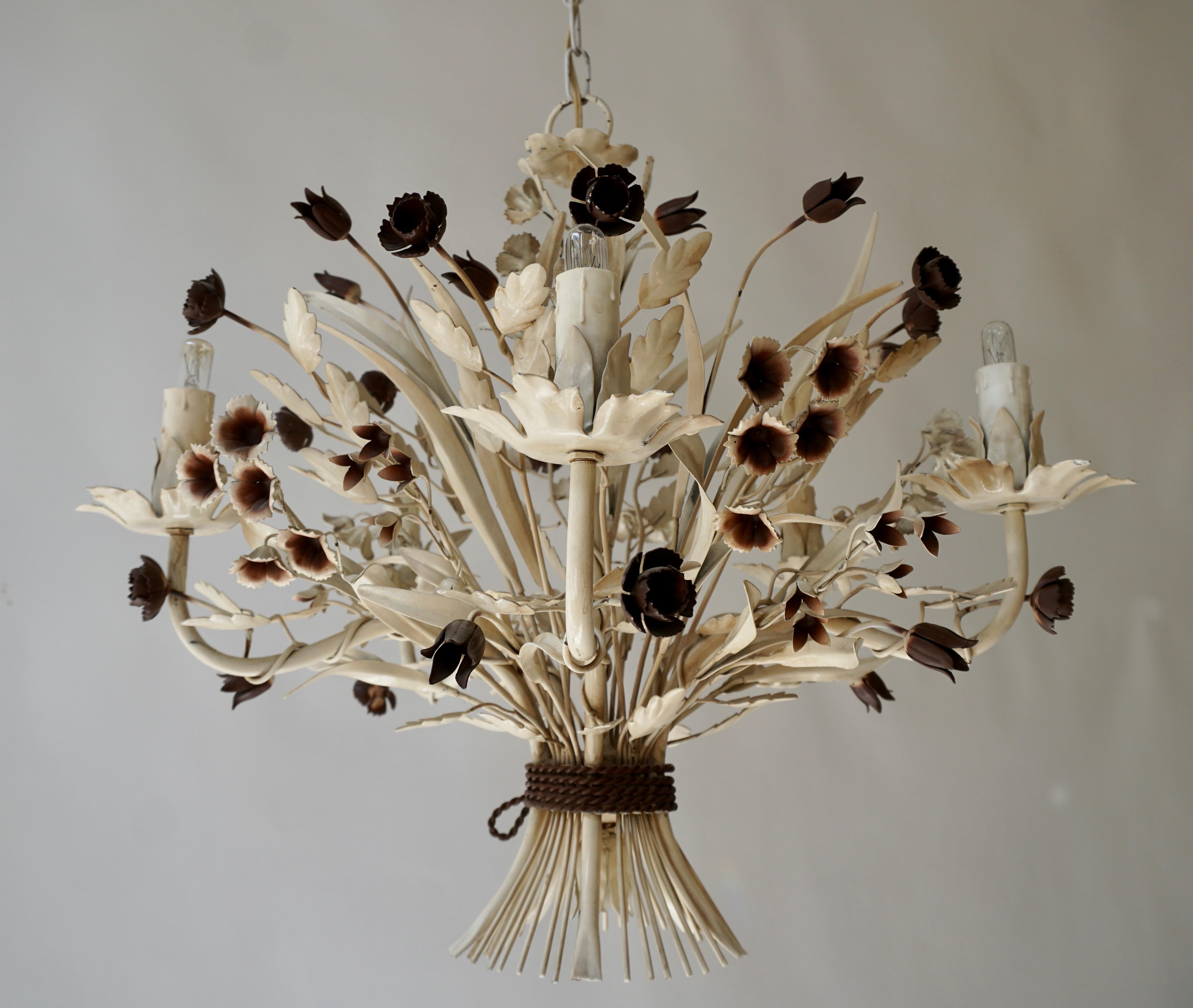 Painted Tole Flower Chandelier, Italy, circa 1950s For Sale 5