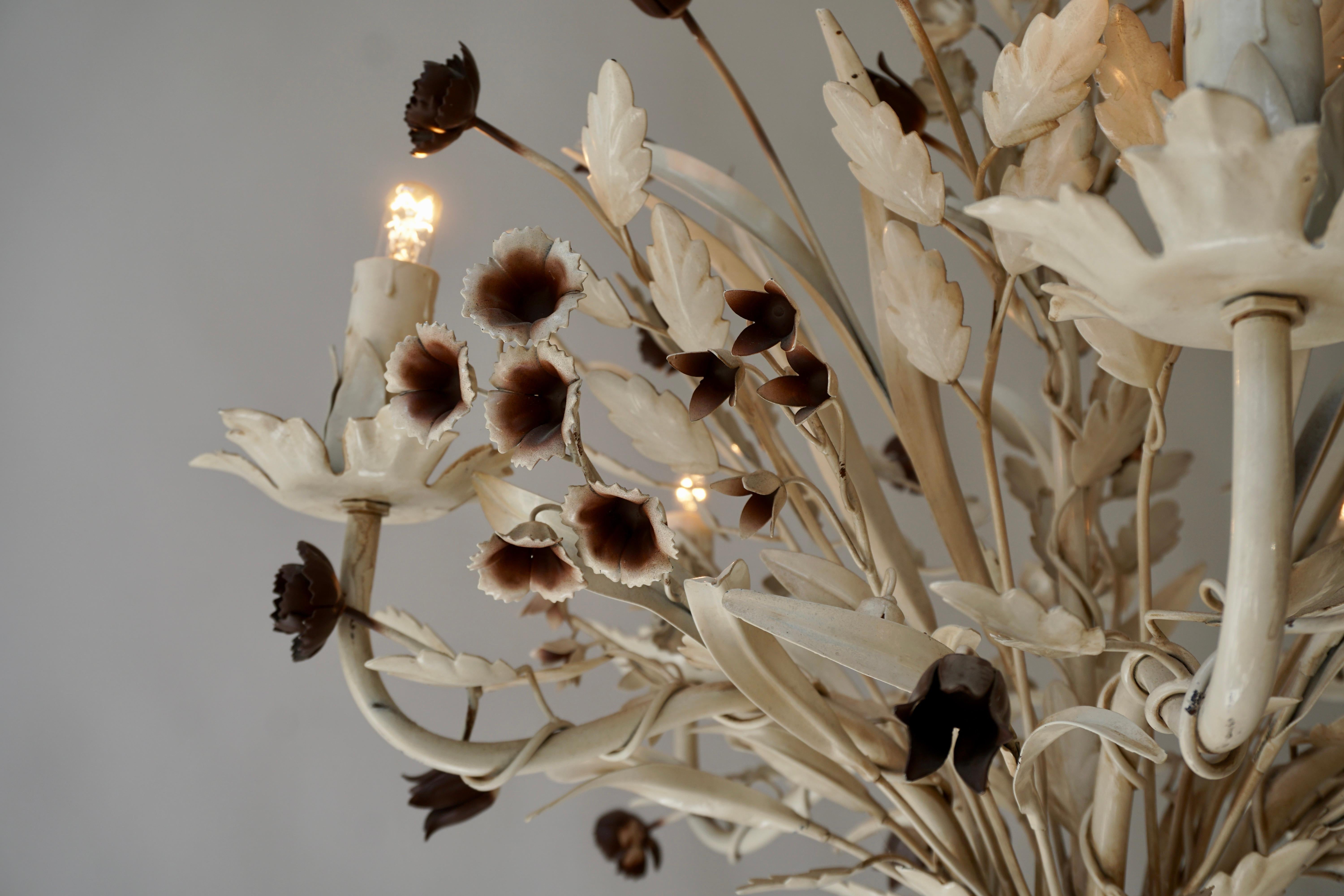 Metal Painted Tole Flower Chandelier, Italy, circa 1950s For Sale