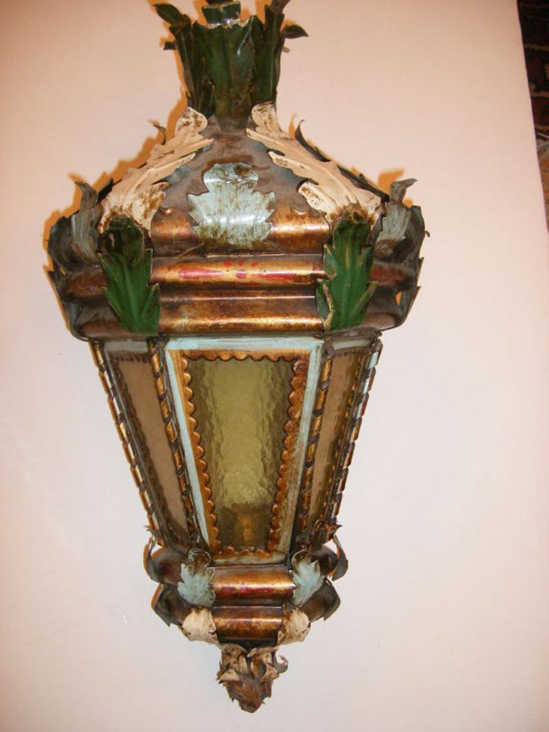 Venezianische Laterne aus bemaltem Zinn (Vergoldet) im Angebot