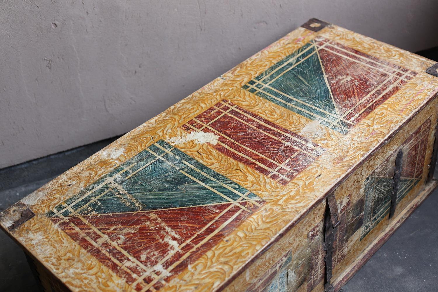 Baule dipinto proveniente dalla Svezia, fine del XIX secolo in vendita 8