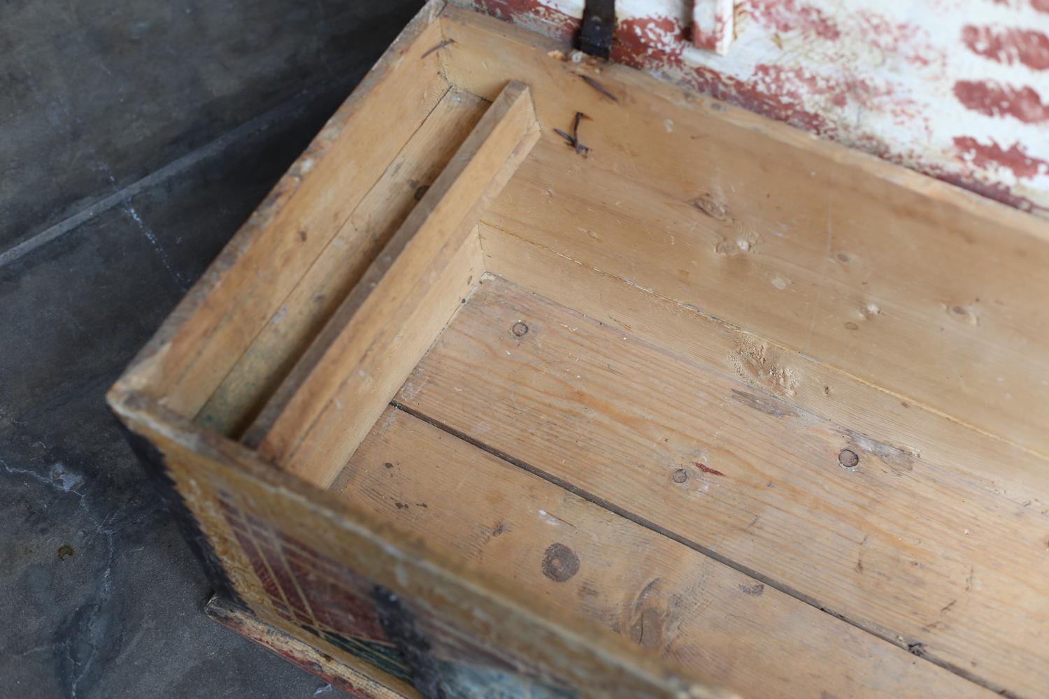 Baule dipinto proveniente dalla Svezia, fine del XIX secolo In condizioni buone in vendita a Sammu-shi, Chiba