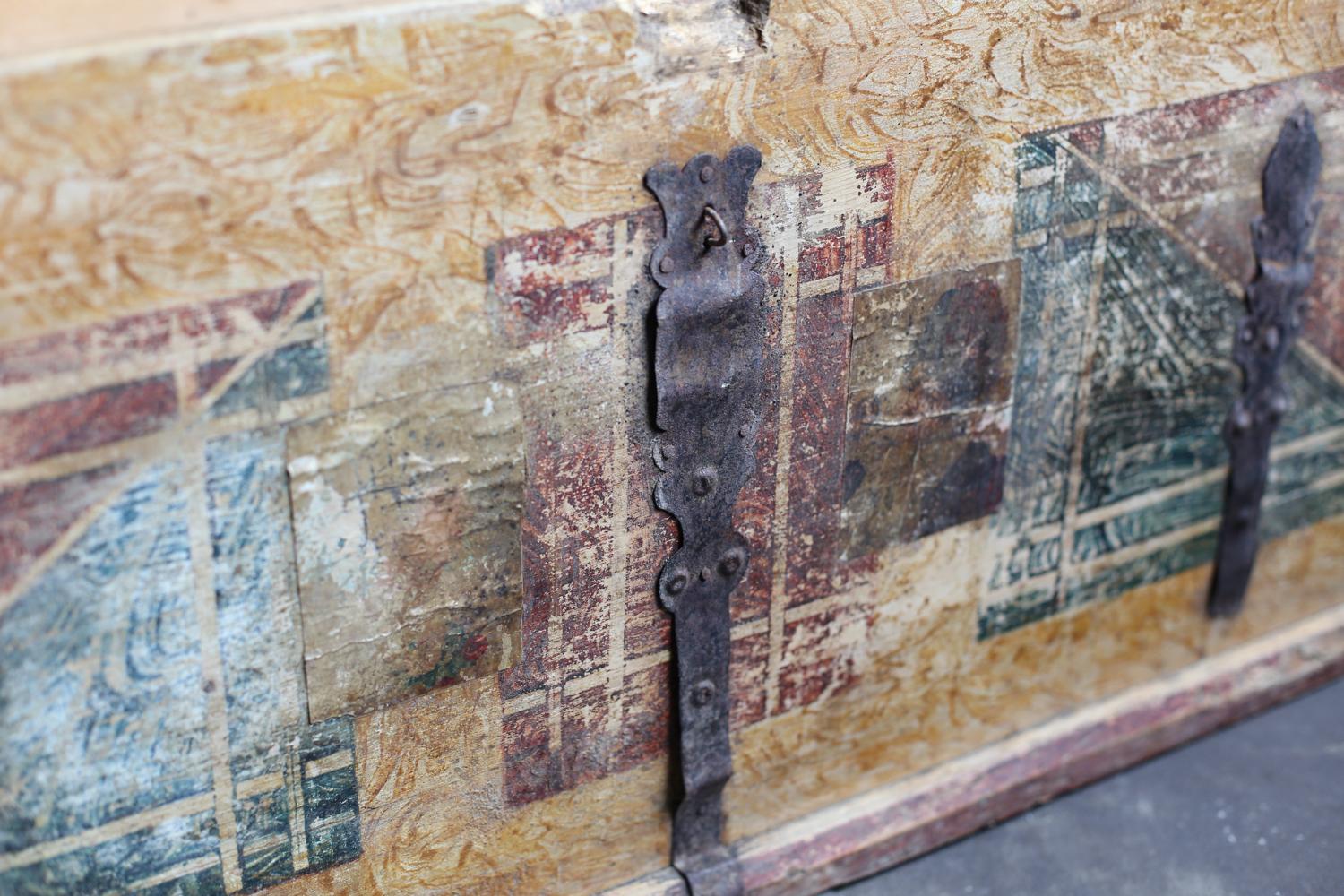 Baule dipinto proveniente dalla Svezia, fine del XIX secolo in vendita 2
