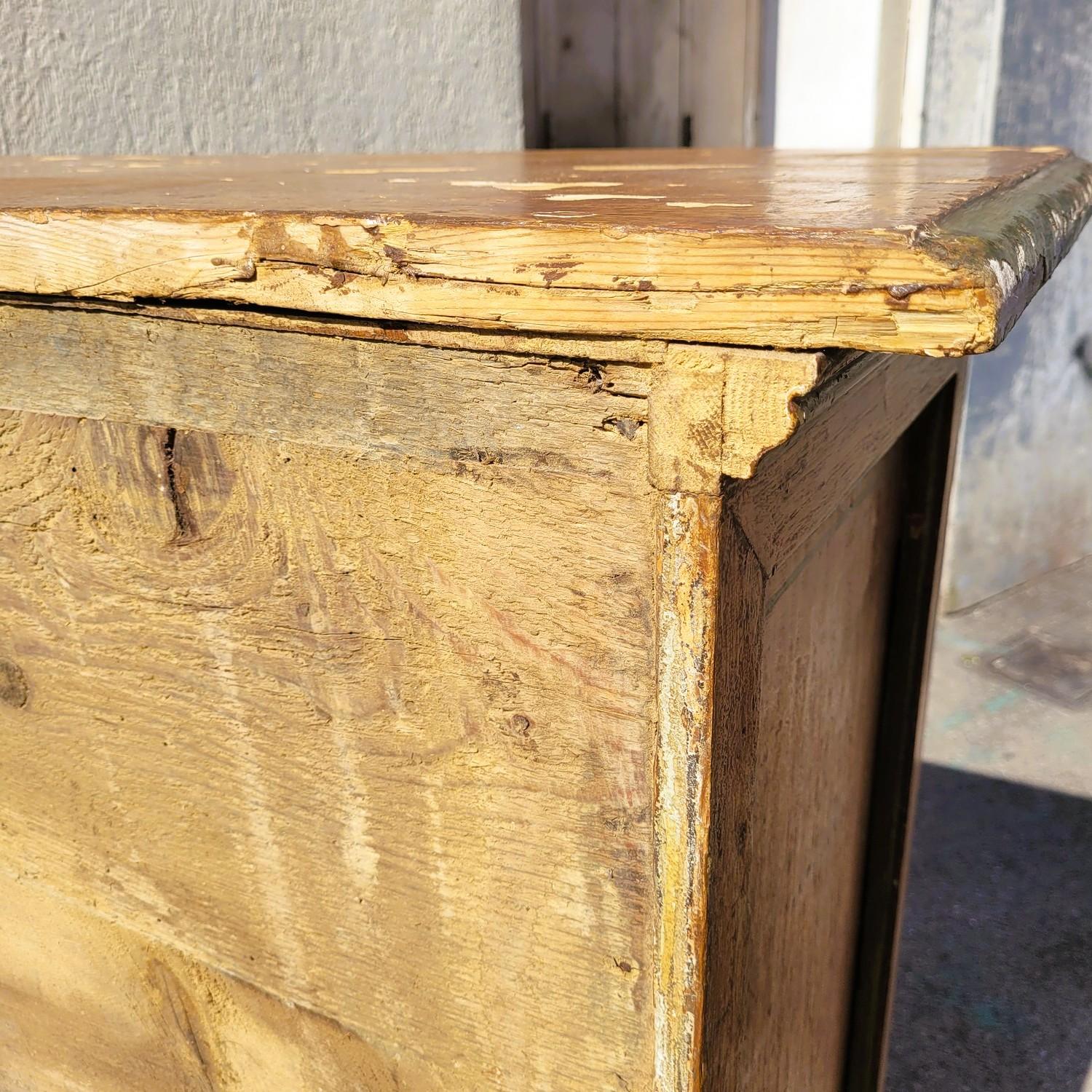 Buffet à deux portes peint, Italie, XIXe siècle en vente 7