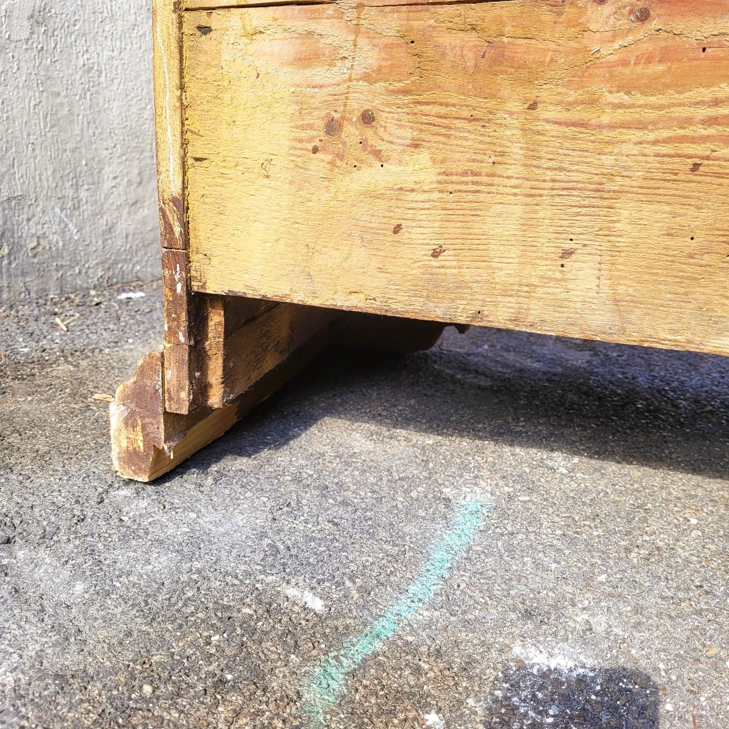 Buffet à deux portes peint, Italie, XIXe siècle en vente 9