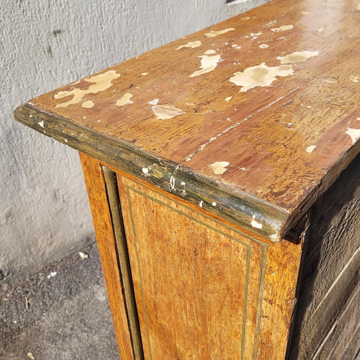 Buffet à deux portes peint, Italie, XIXe siècle en vente 12