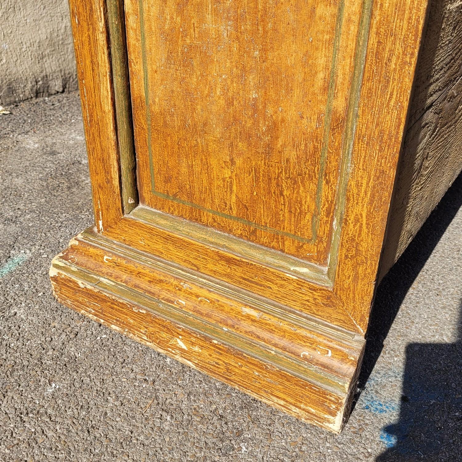 Buffet à deux portes peint, Italie, XIXe siècle en vente 13