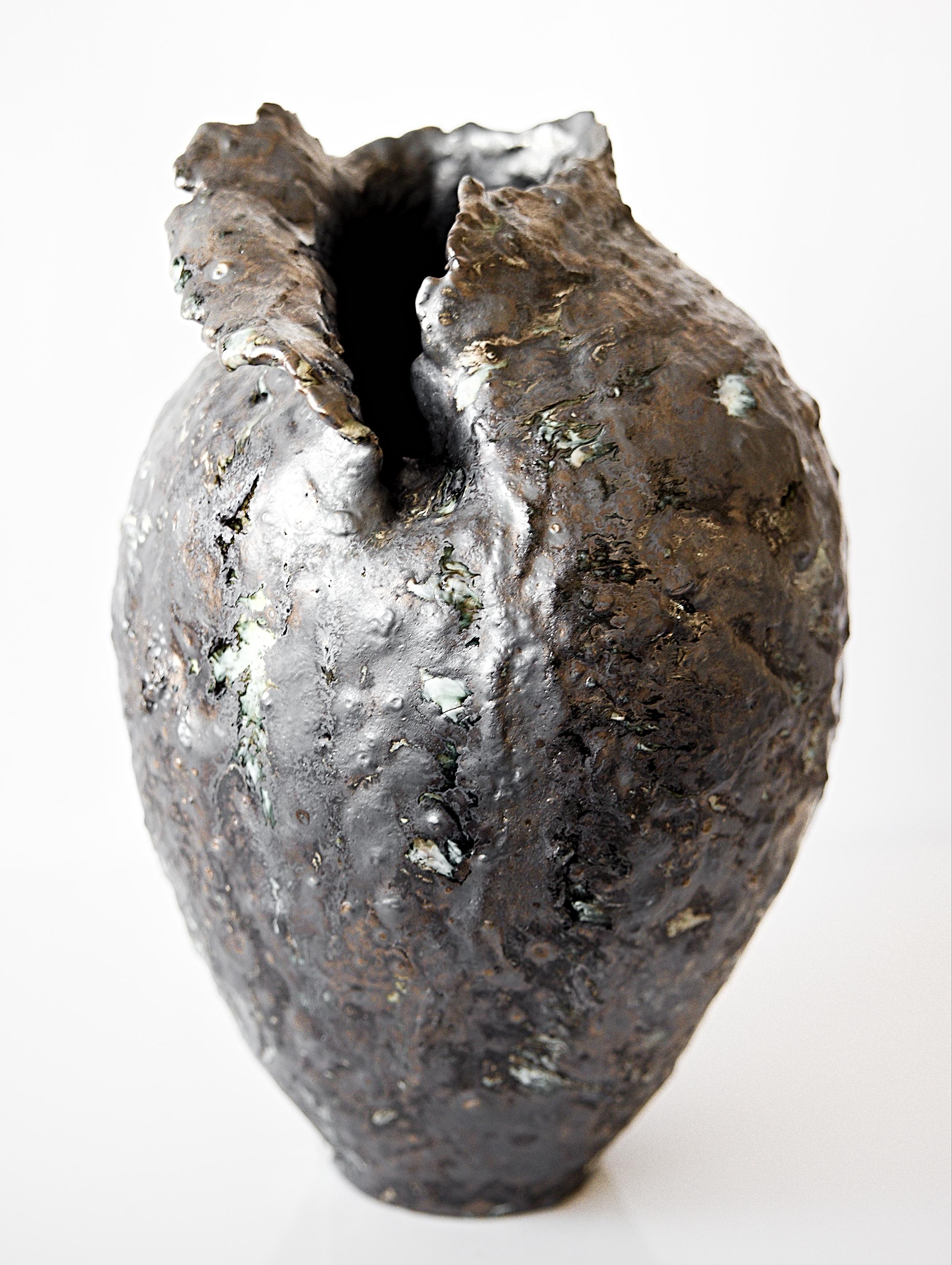 Bronze Painted Wings Vase-Moon I For Sale 1