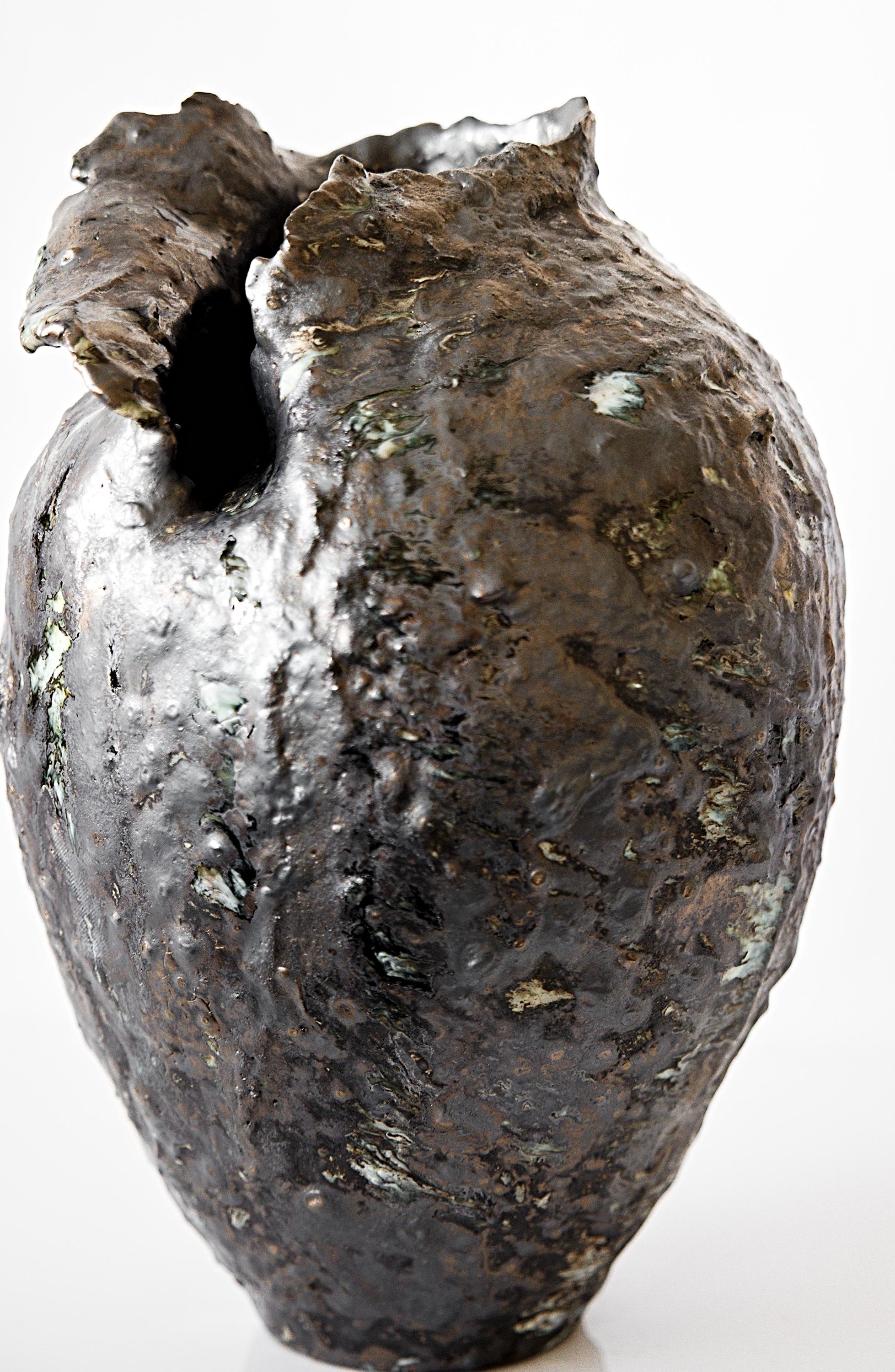 Bronze Painted Wings Vase-Moon I For Sale 2