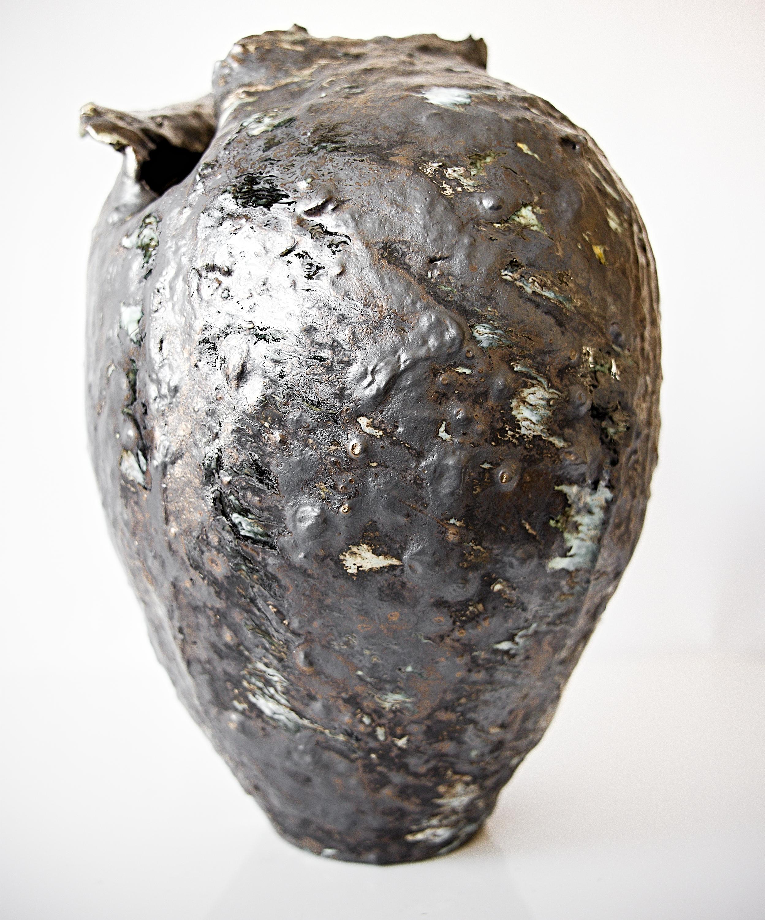 Bronze Painted Wings Vase-Moon I For Sale 4