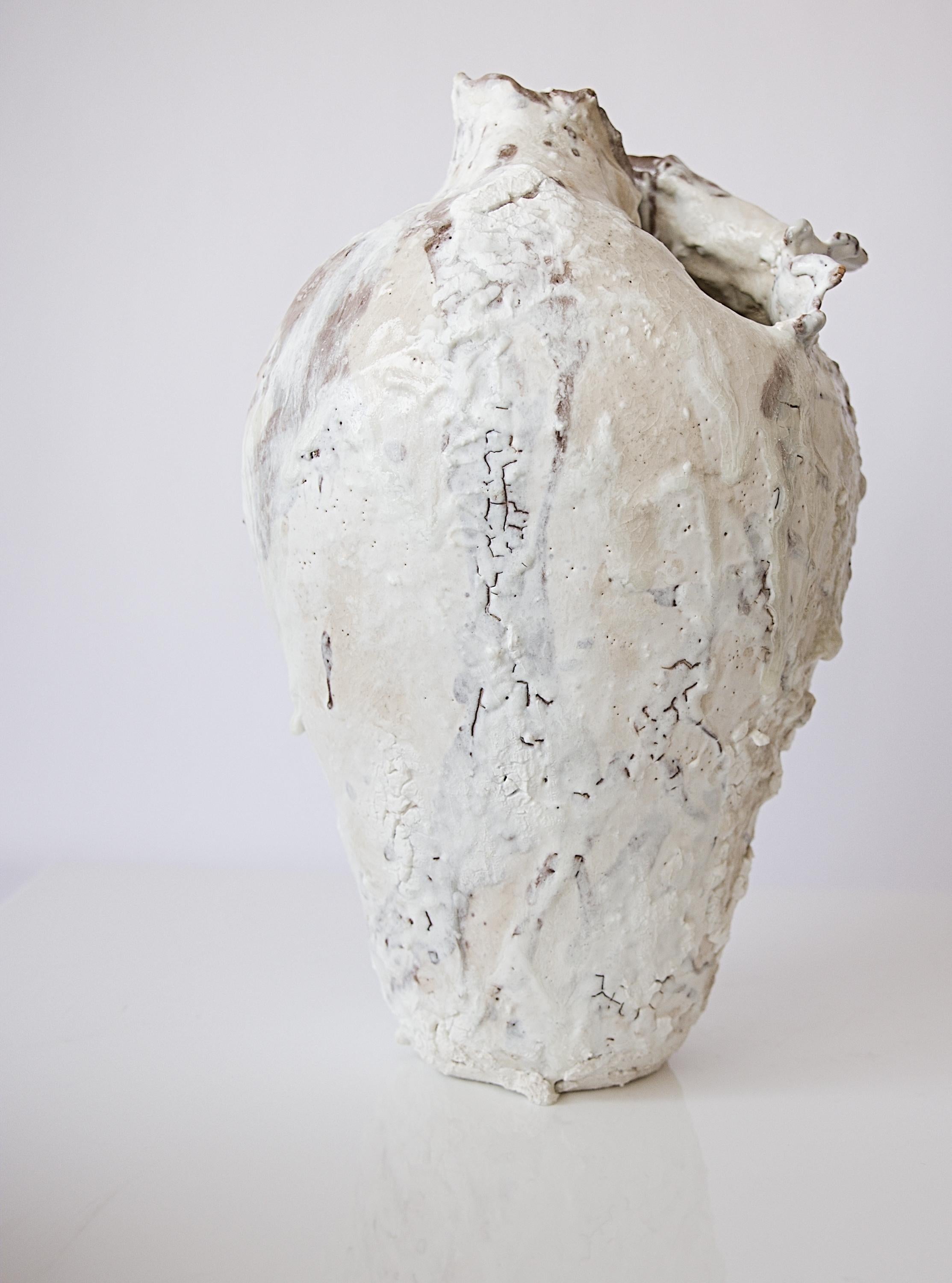 XXI secolo e contemporaneo Vaso ad ali dipinte - Luna II