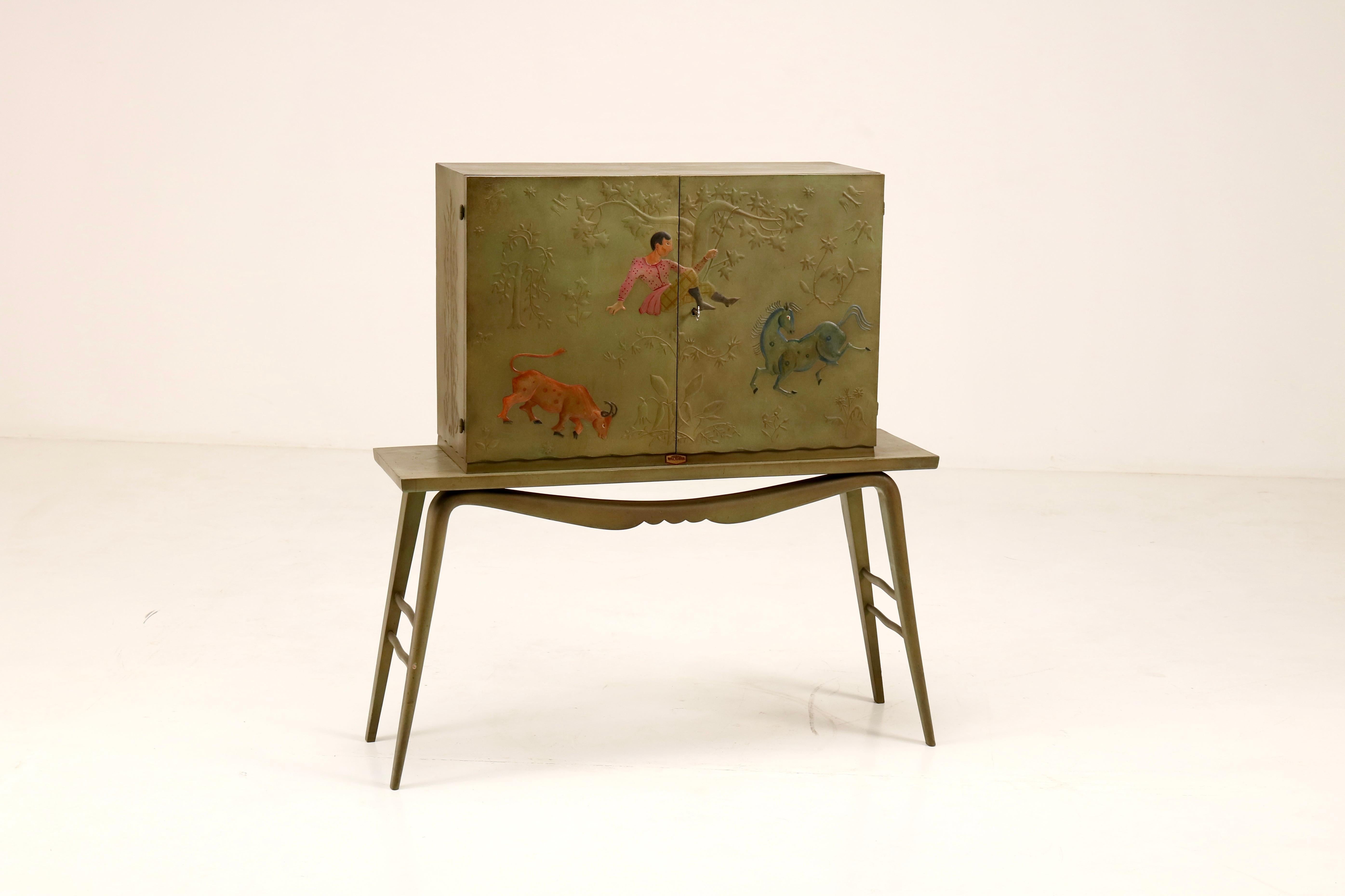 Painted wood and mirrored glass bar cabinet by Valtorta, Italian design 1930s In Good Condition For Sale In Milan, IT