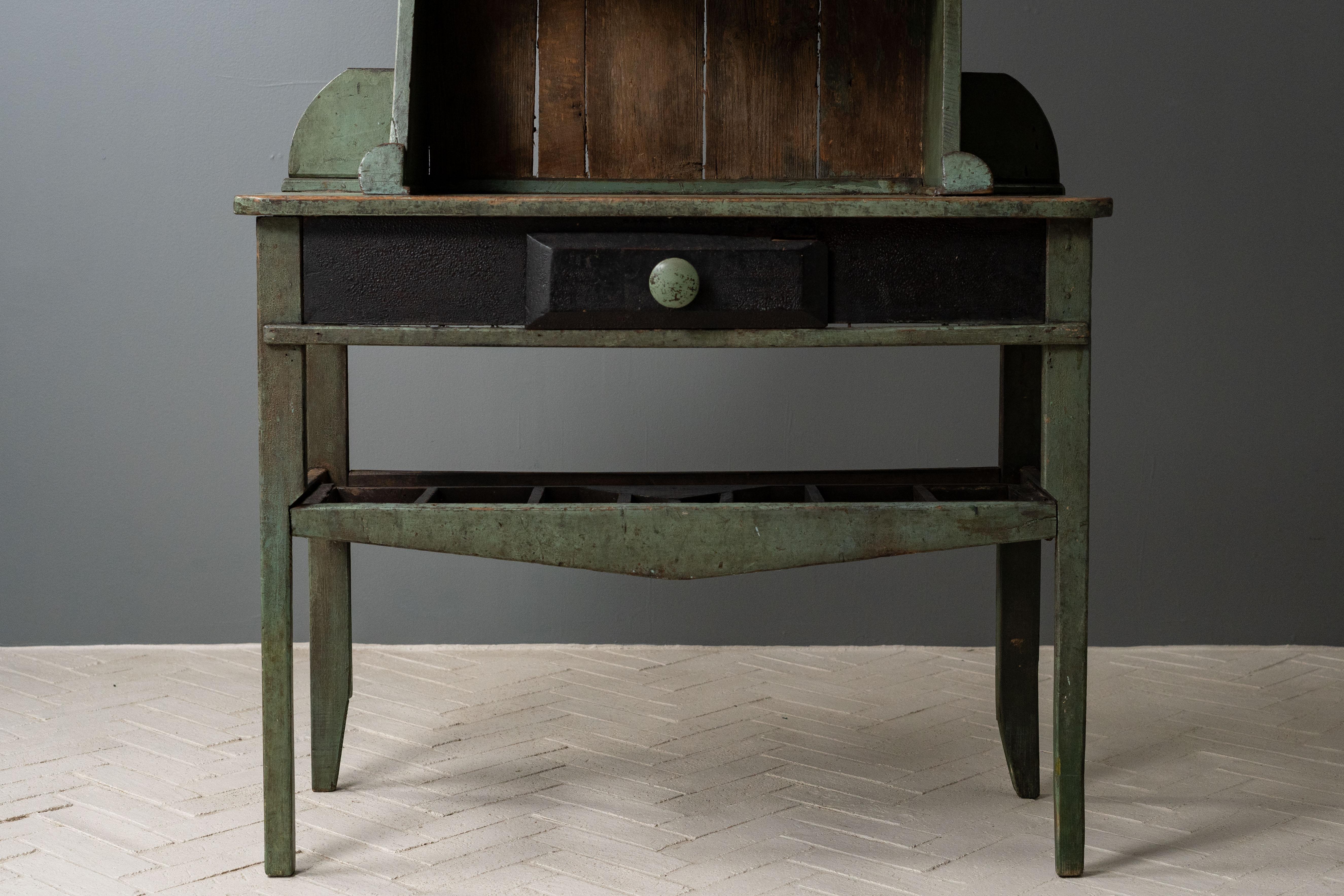 Conigliera Folk Art in legno dipinto in vendita 6