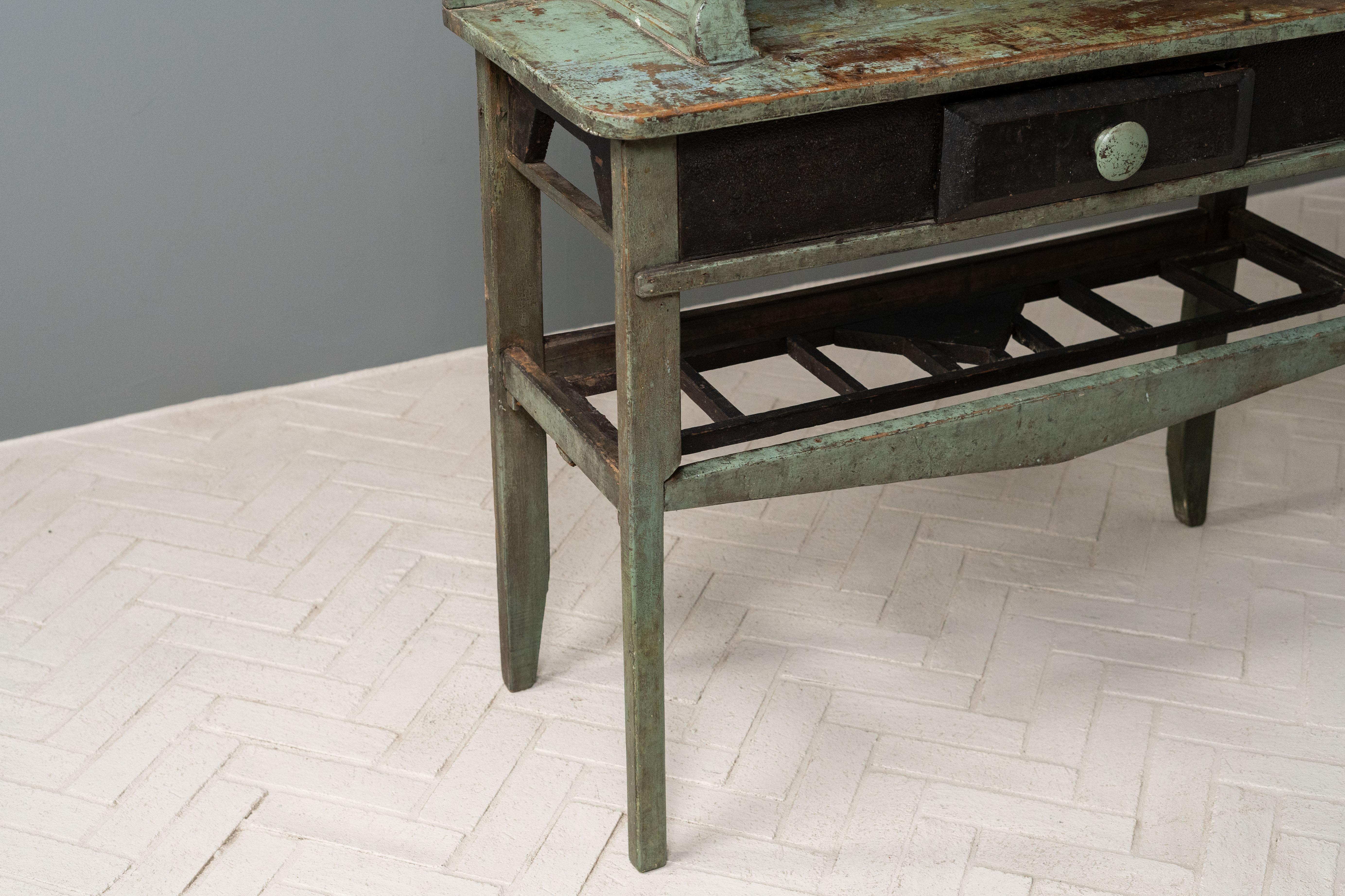 Conigliera Folk Art in legno dipinto in vendita 7