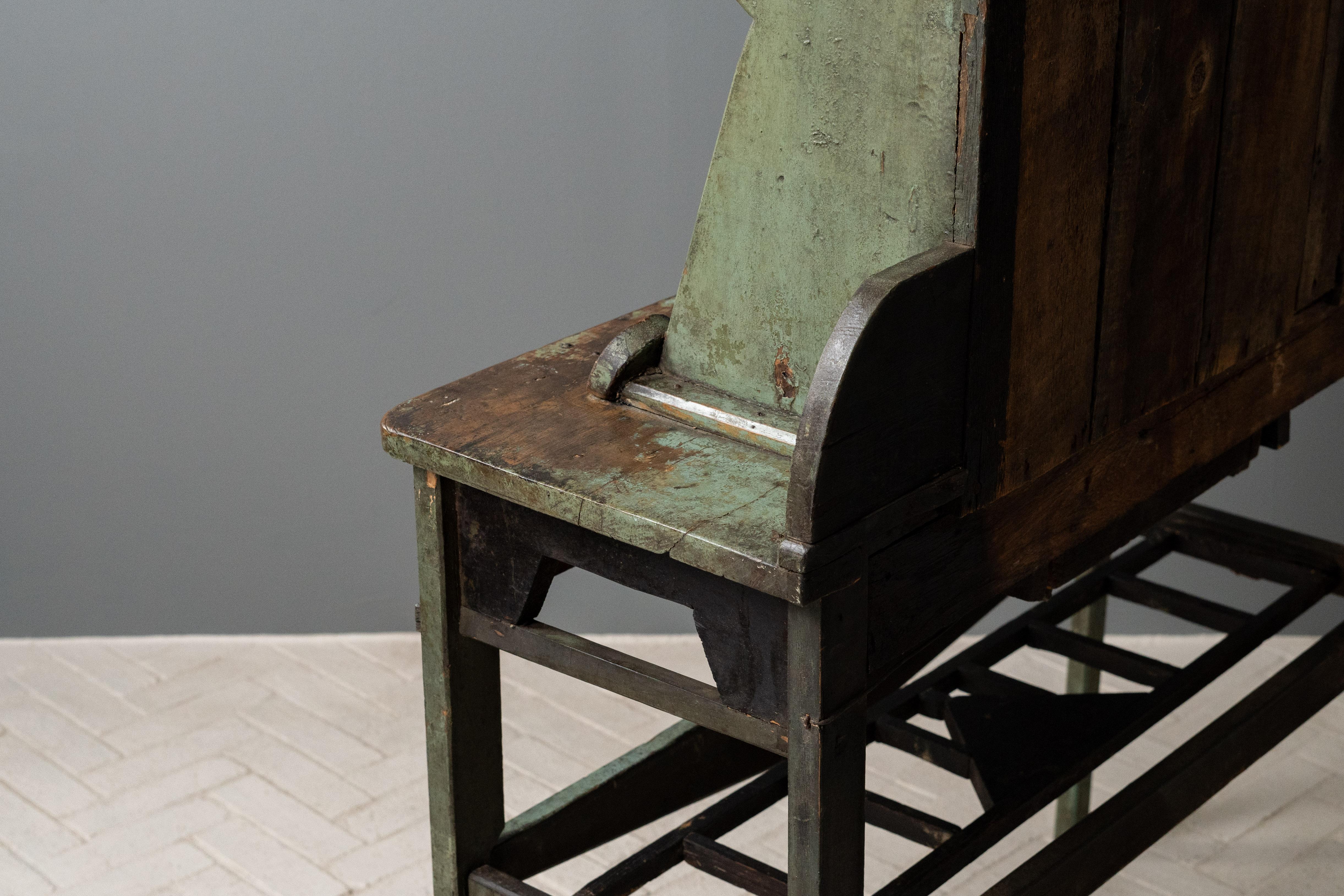 Conigliera Folk Art in legno dipinto in vendita 11
