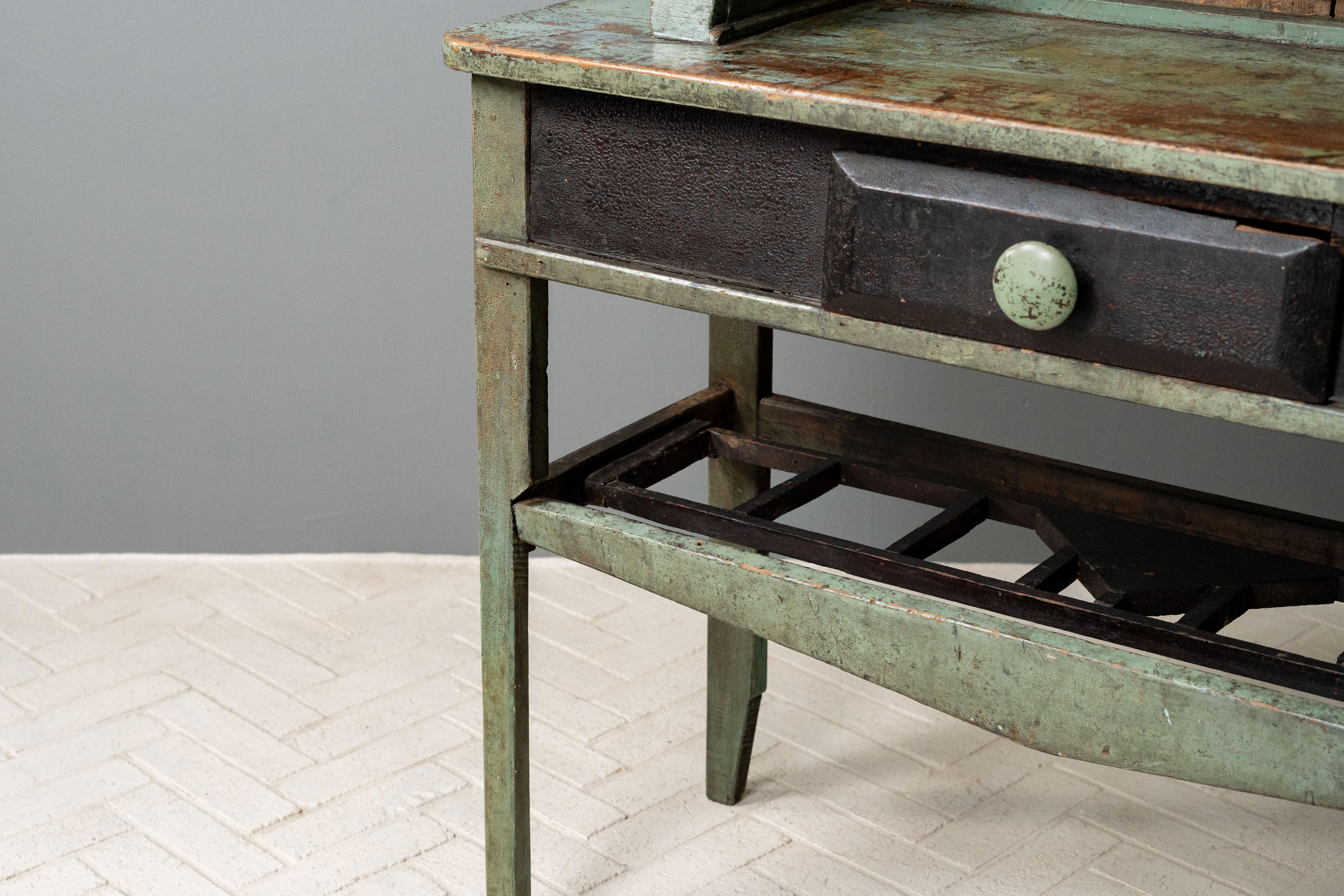 Conigliera Folk Art in legno dipinto in vendita 1