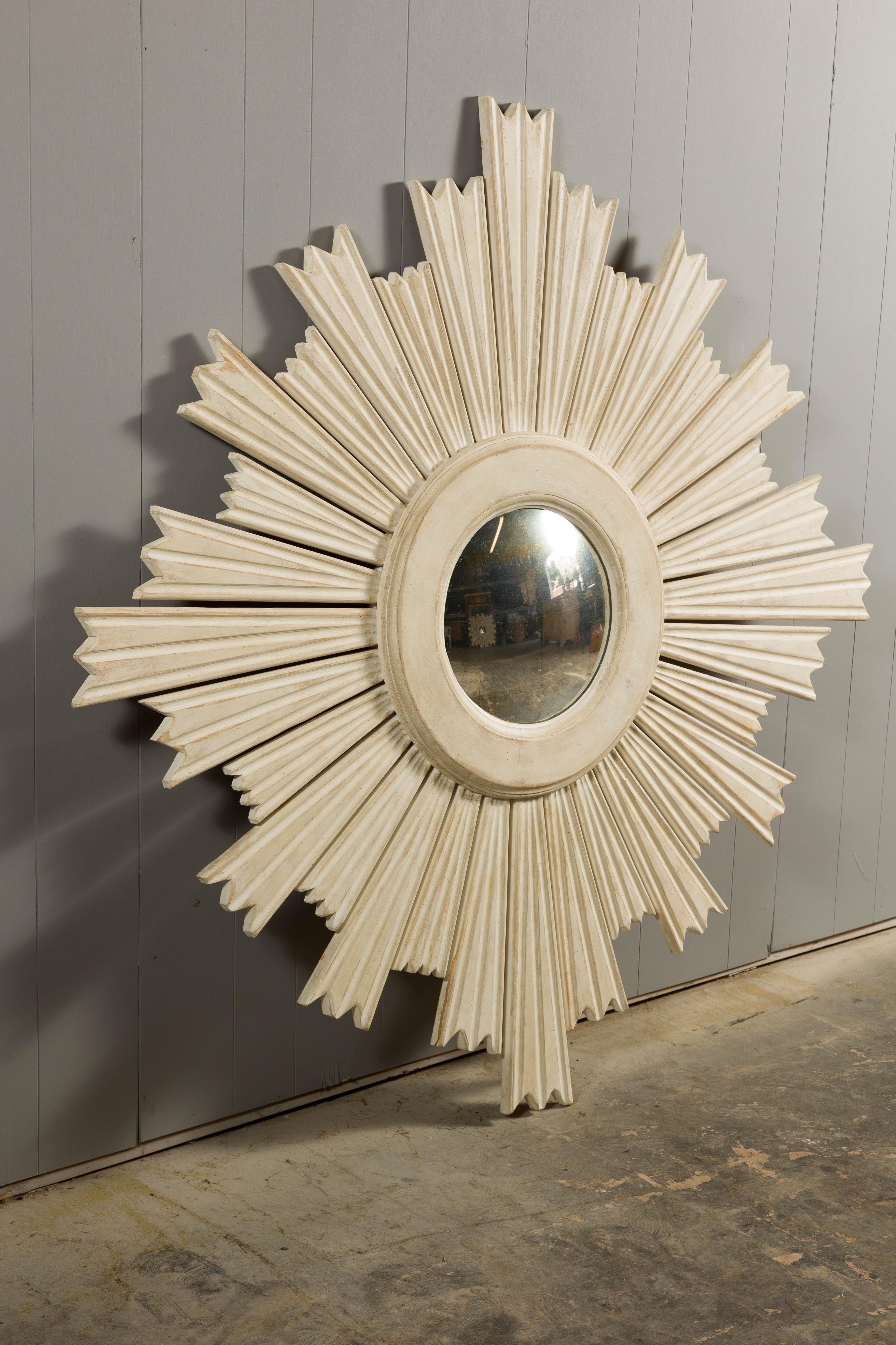 Painted Wood Modern Custom Sunburst with Convex Mirror with Varying Rays For Sale 5