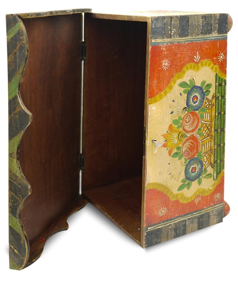 Painted Wooden Box, Early 20th Century For Sale 1