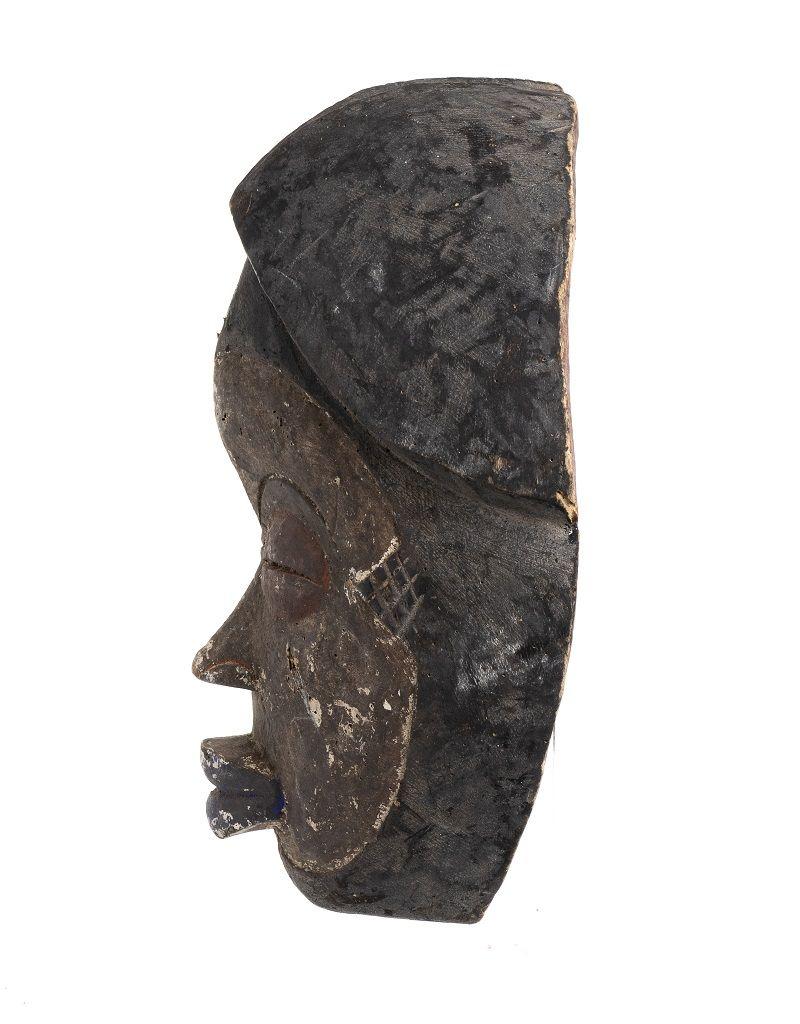 Painted Wooden Mask, Africa, 20th Century In Good Condition In Roma, IT