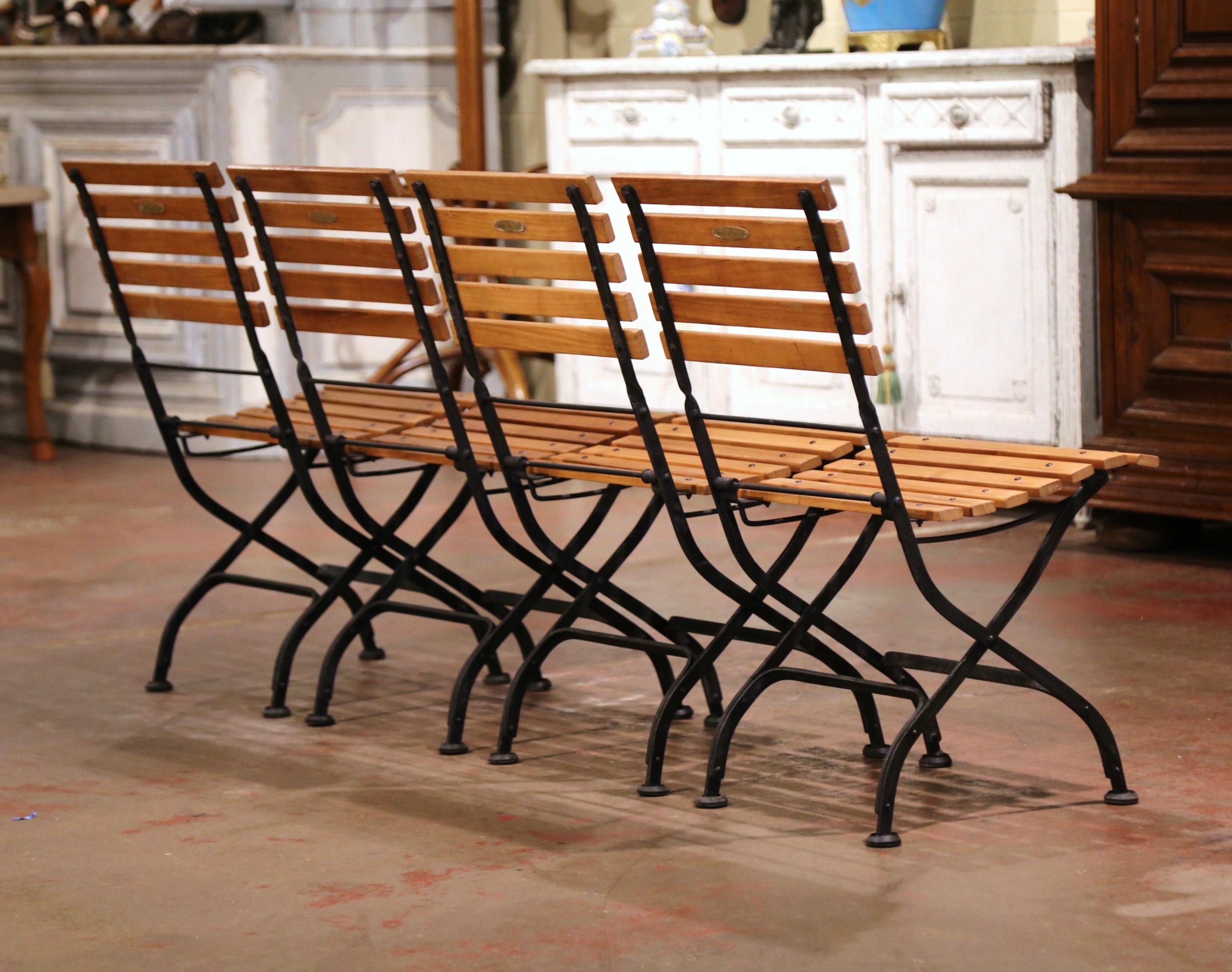 Painted Wrought Iron and Teak Wood Folding Garden Chairs, Set of Four 2