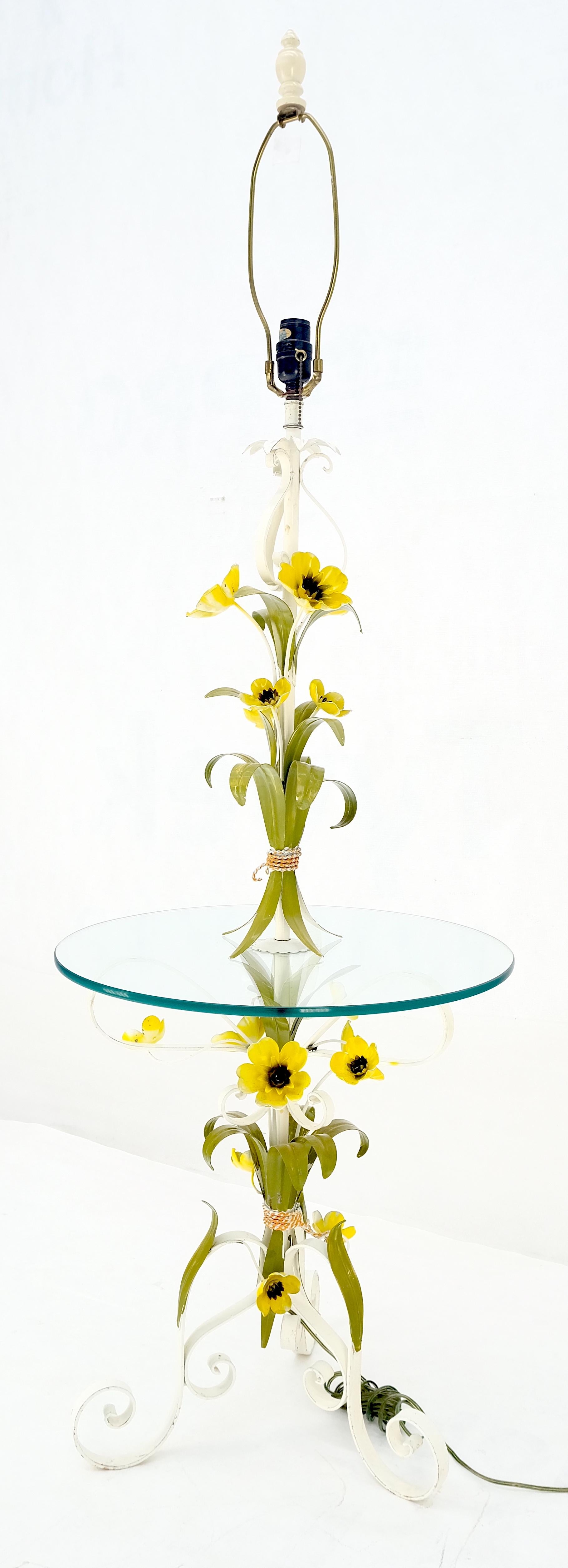 Lampadaire de table d'appoint italien mi-siècle moderne en fer forgé peint avec fleurs en vente 6