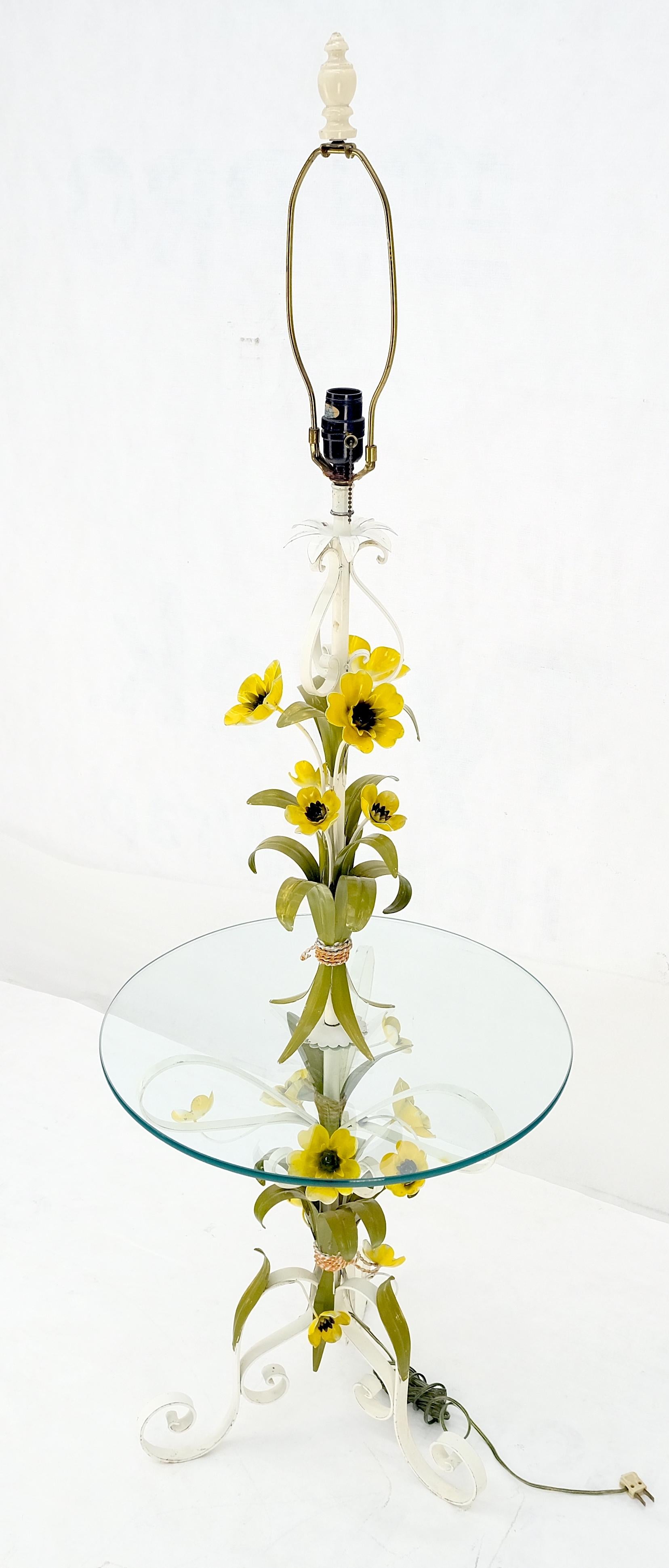 Lampadaire de table d'appoint italien mi-siècle moderne en fer forgé peint avec fleurs en vente 8
