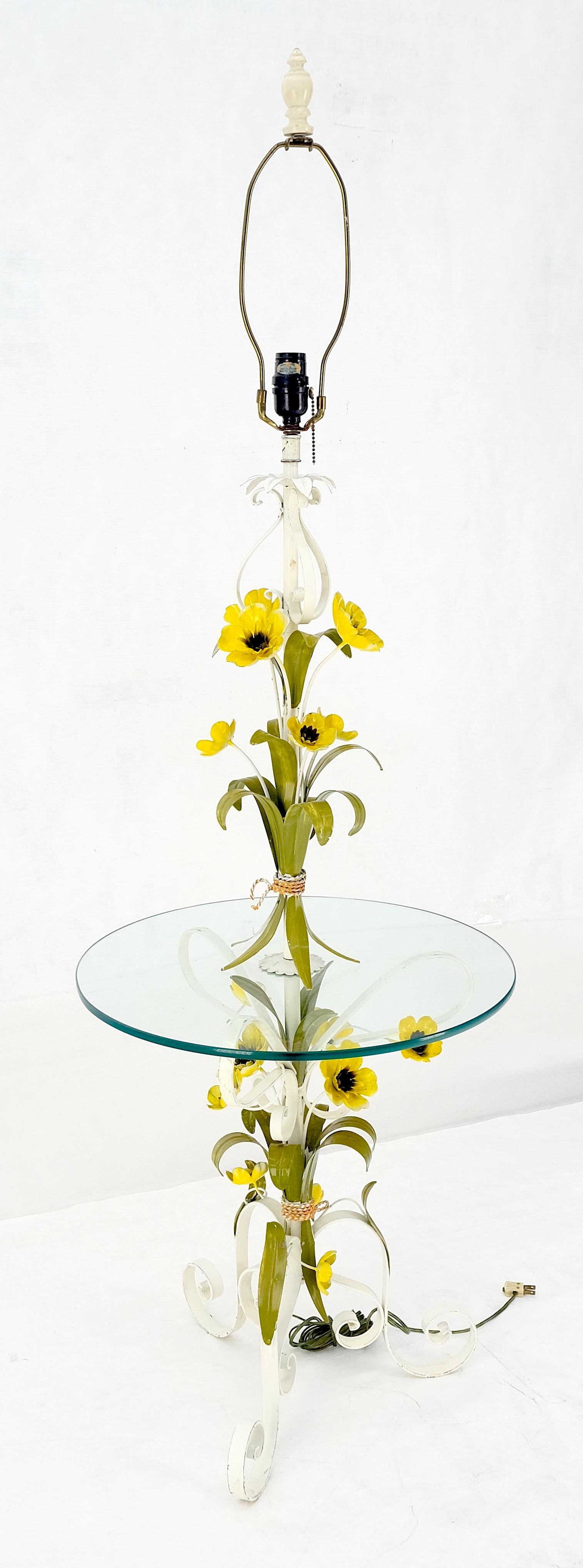 Lampadaire de table d'appoint italien mi-siècle moderne en fer forgé peint avec fleurs en vente 10
