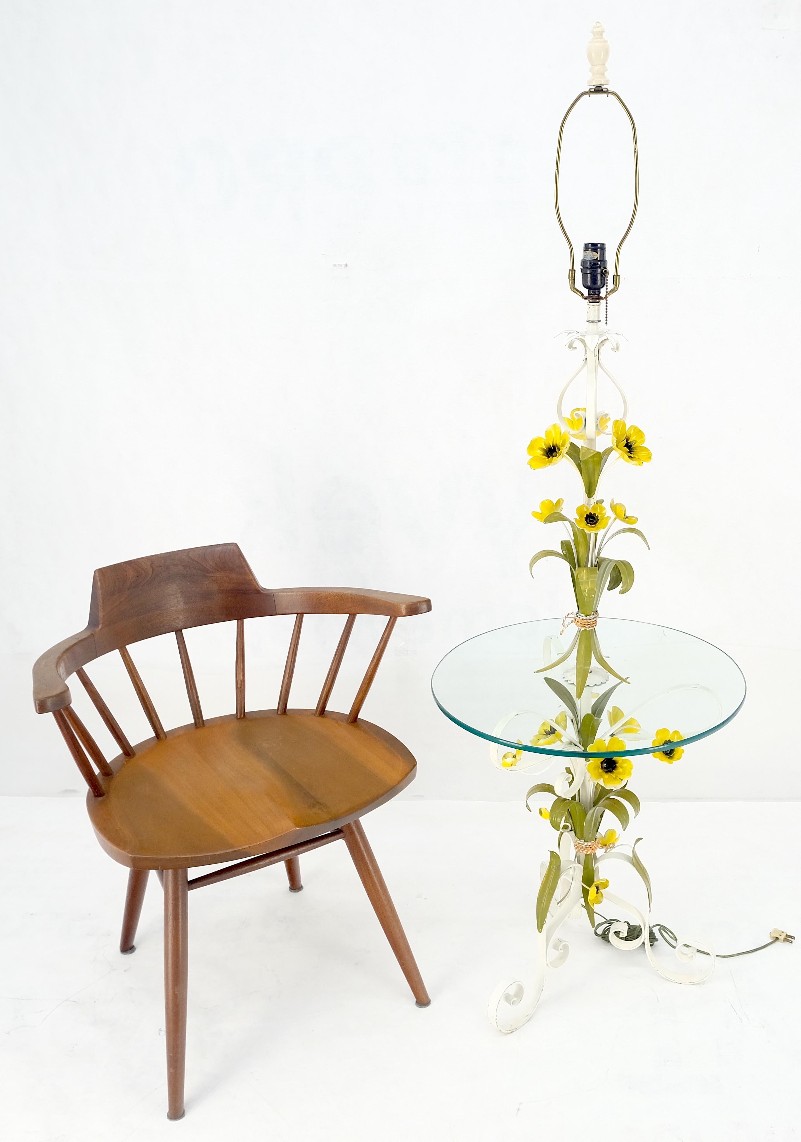 Lampadaire de table d'appoint italien mi-siècle moderne en fer forgé peint avec fleurs en vente 2