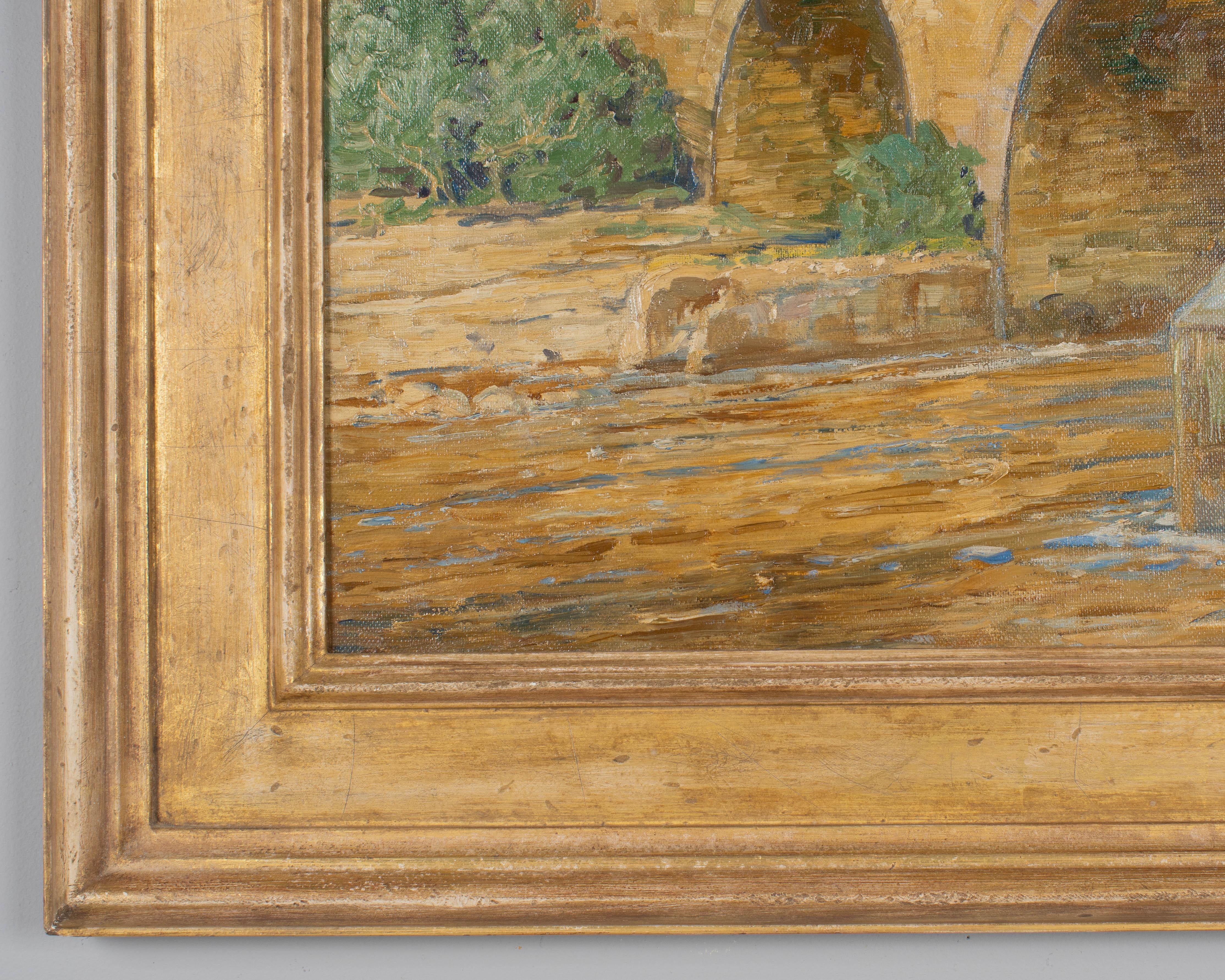 Un dipinto paesaggistico dei primi del Novecento di Carl Budtz-Moller (danese, 1882-1953) che raffigura un ponte ad arco che conduce alla città murata di Vicovaro. 
nel comune di Subiaco a nord-est di Roma. Bella composizione in oro e giallo con