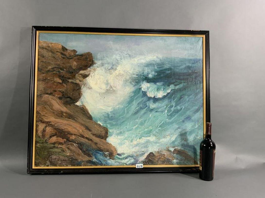 Peinture nautique vibrante montrant des vagues s'écrasant sur un rivage rocheux. Cadre en bois. 33