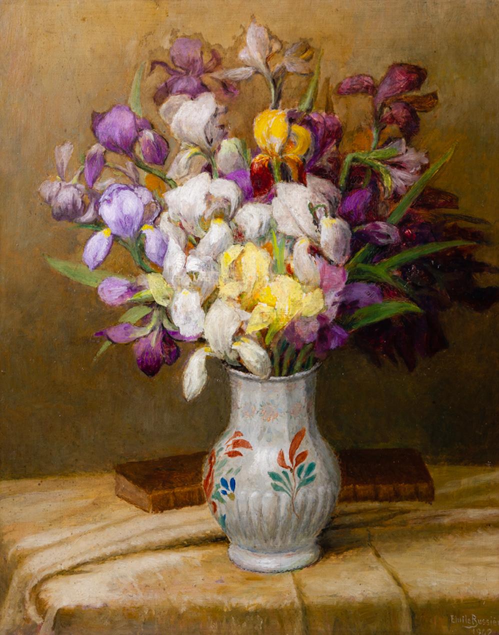 O/4898 -. Tableau ancien daté 1942 et signé par Eleg Bussière : un beau bouquet d'iris dans un vase - élégant et délicat - dans son cadre d'origine.  Si vous le souhaitez, vous pouvez utiliser le grand cadre élégant comme miroir, en laissant la