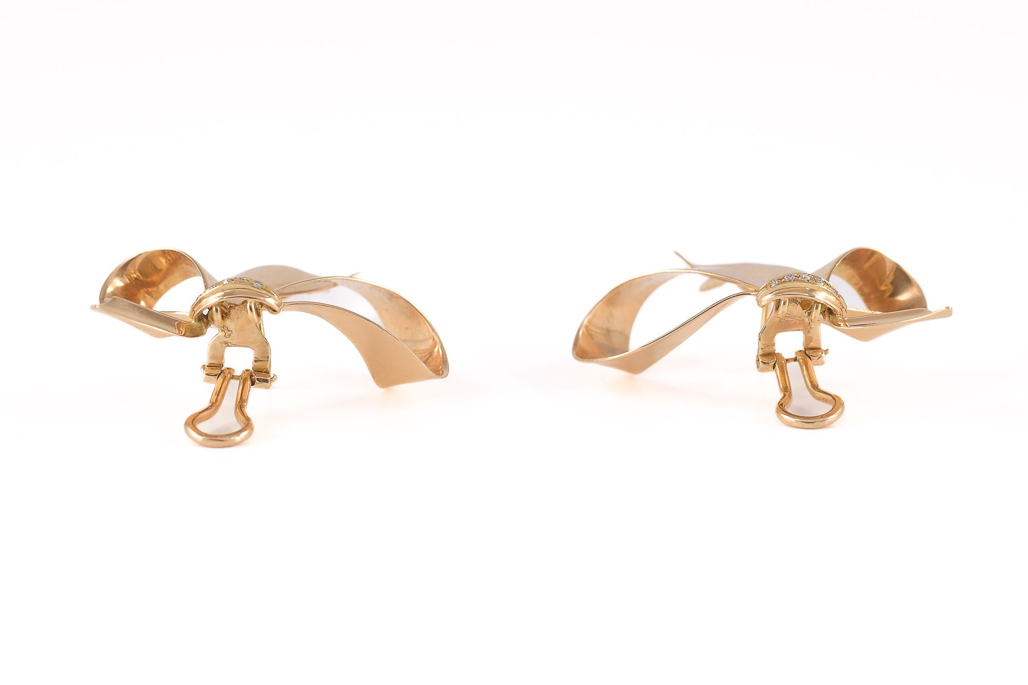 Art Deco Pair of rose gold tassel lobe earrings with diamonds For Sale