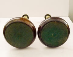 Paire de chandeliers anciens en chêne Oak Oak Twist - Dessus en laiton