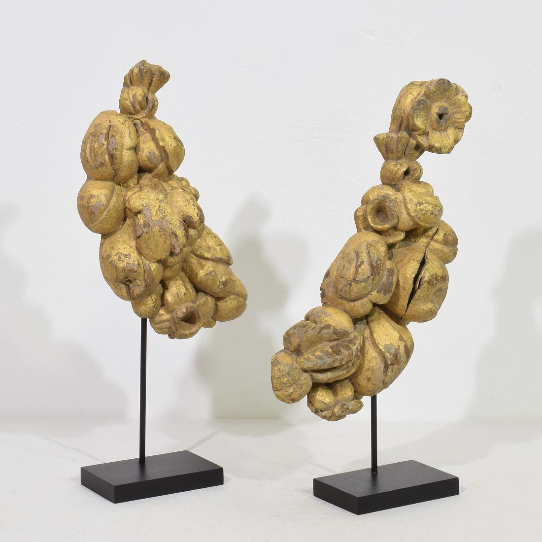 Hand-Carved Pair 17/18th Century French Gilded Carved Oak Baroque Ornaments For Sale