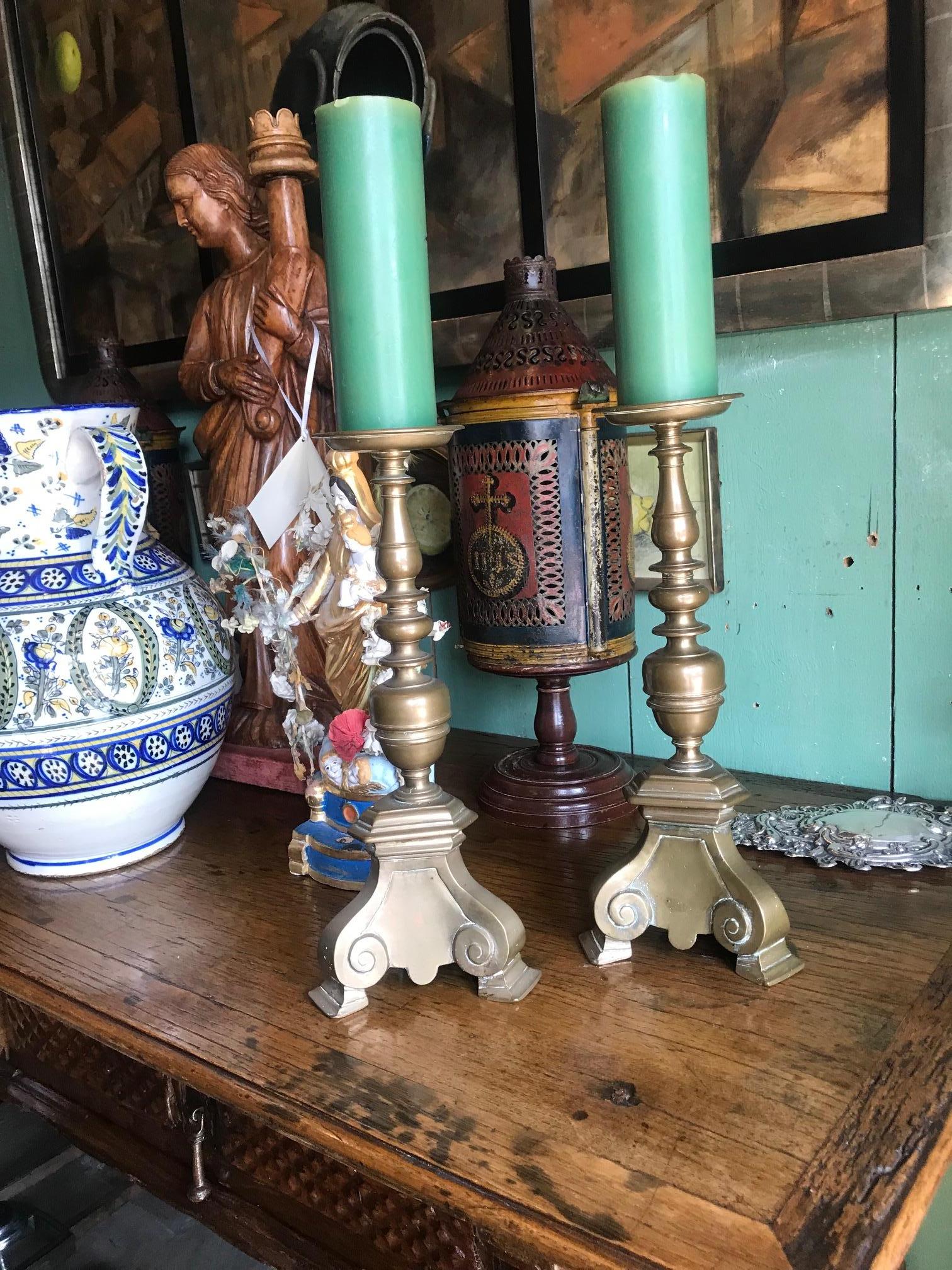 Hand-Crafted Pair 17th Century Candlesticks Candle Holder Light in Brass Antique Gift Object For Sale