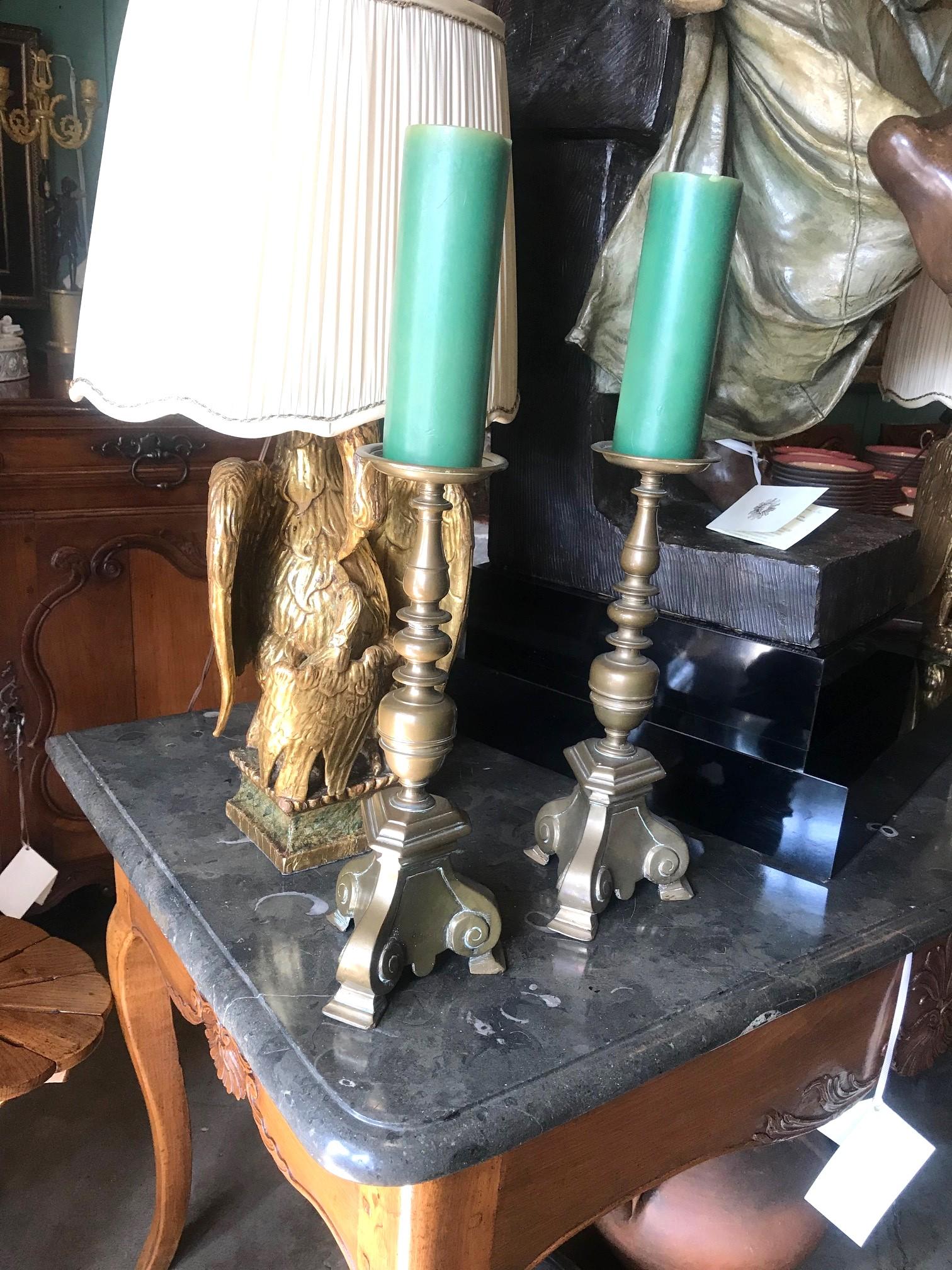 Pair 17th Century Candlesticks Candle Holder Light in Brass Antique Gift Object In Good Condition For Sale In West Hollywood, CA