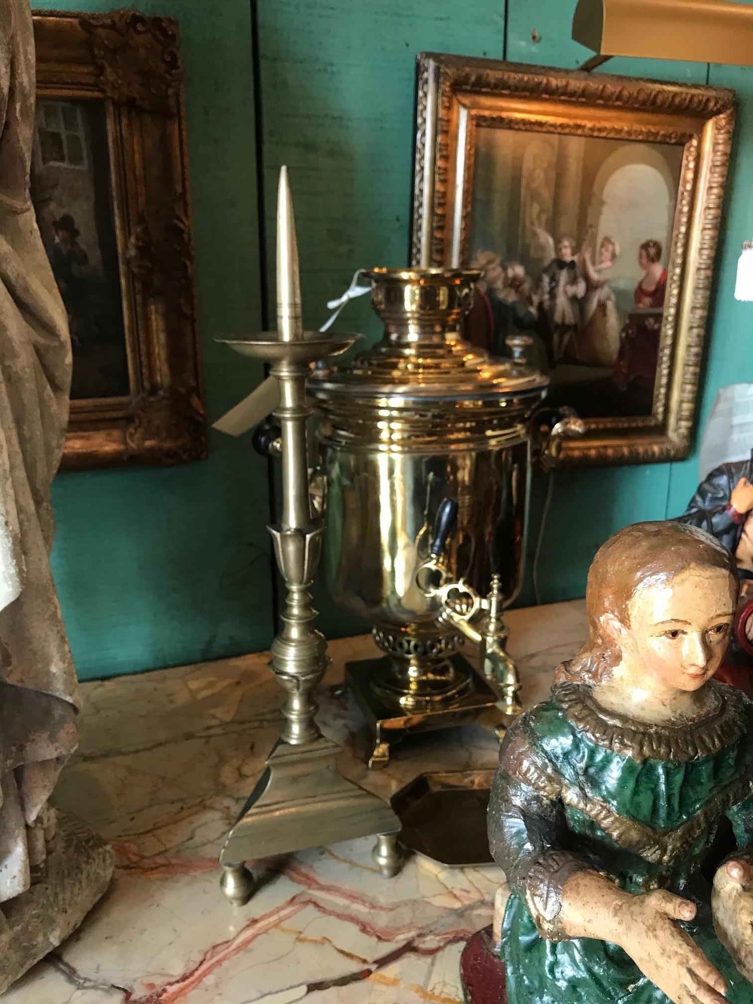 Paar Kerzenständer 17. Jahrhundert Kerzenständer Licht in Messing Geschenk Objekt Antiquitäten (18. Jahrhundert und früher) im Angebot