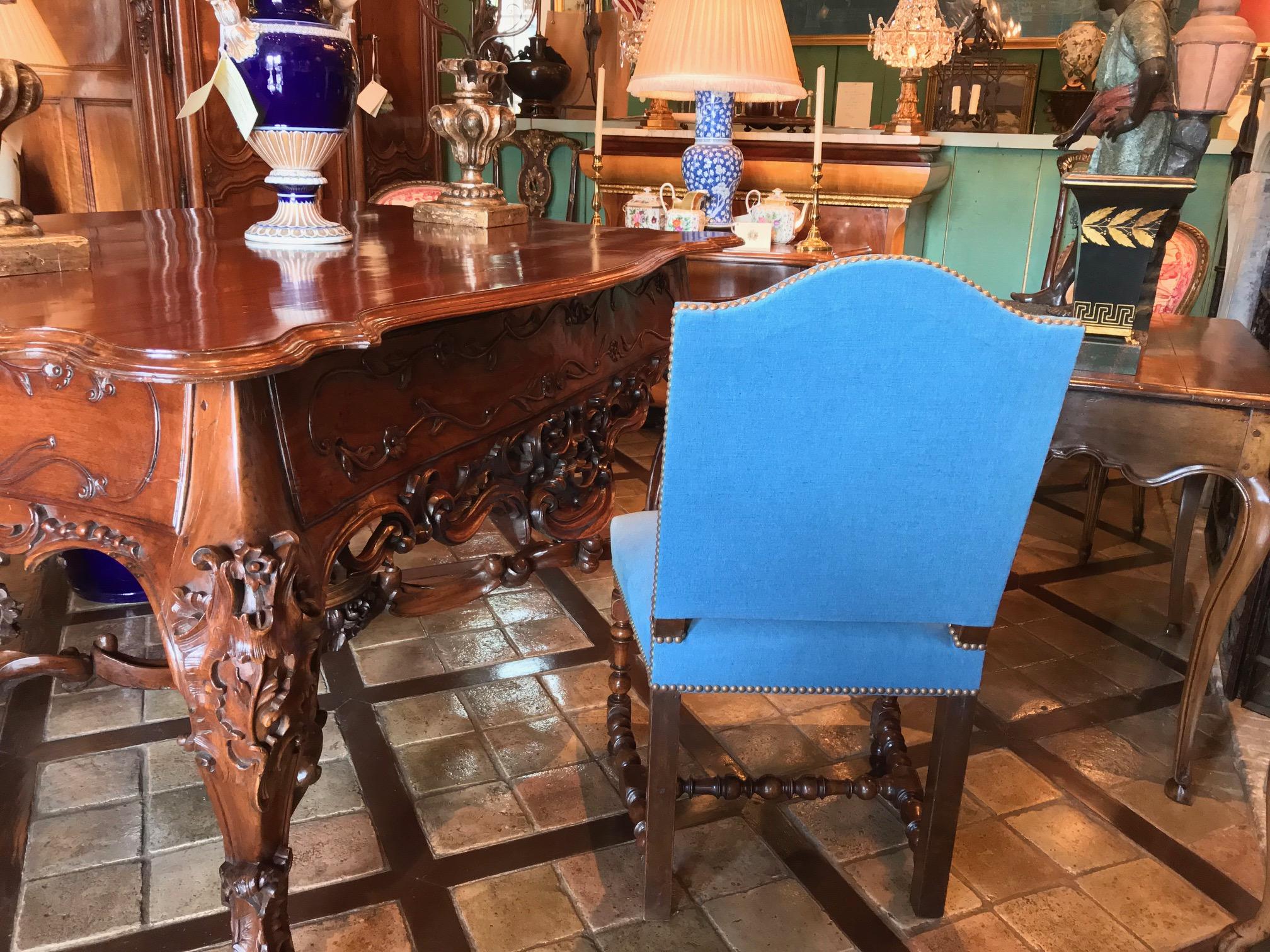 Pair 17th Century Louis XIII Period Dining Room Side Hallway Chairs Hand Carved For Sale 2