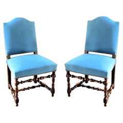 Paire de chaises de salle à manger d'époque Louis XIII du 17ème siècle, sculptées à la main