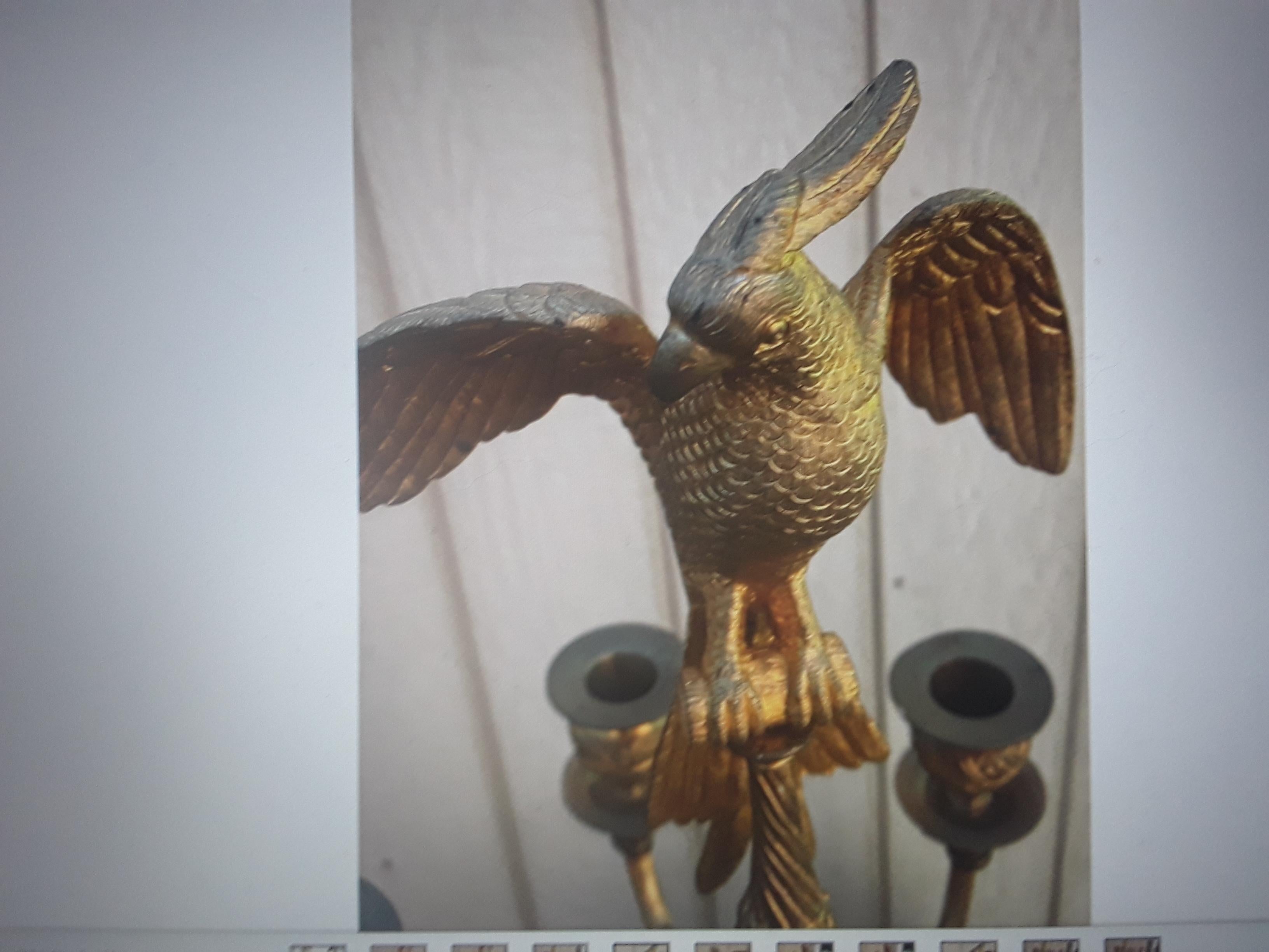 Paar französische vergoldete Bronze-Kandelaber mit Papagei- Opposing Face aus dem 18./19. Jahrhundert XL. Cressent? im Angebot 2