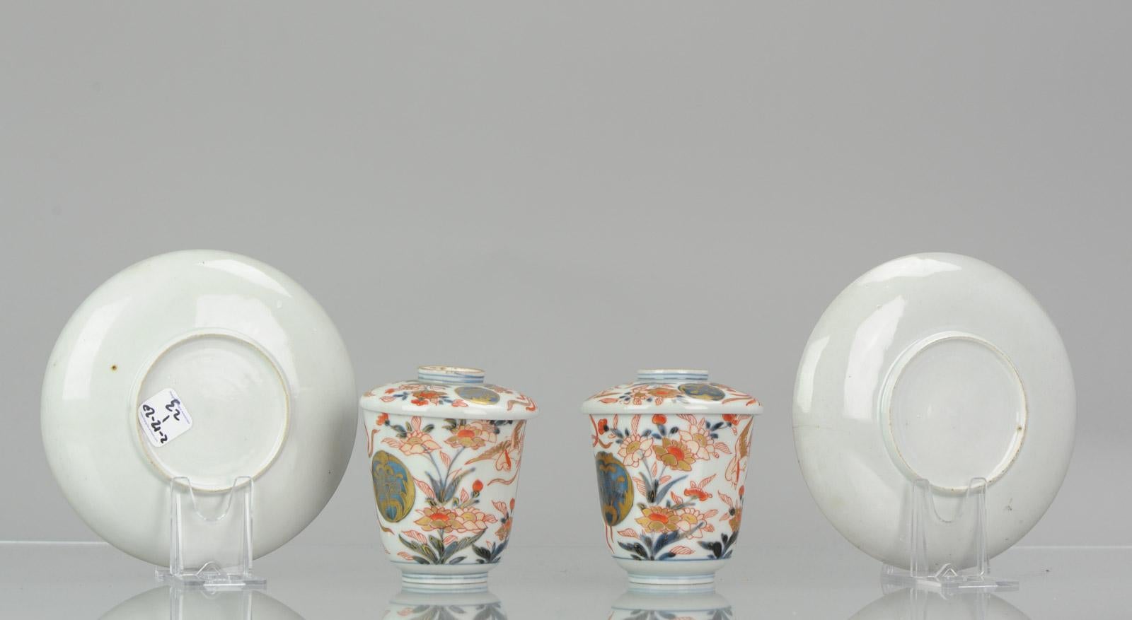 Paire de tasses ou gobelets à chocolat en porcelaine japonaise Période Imari Edo en vente 1