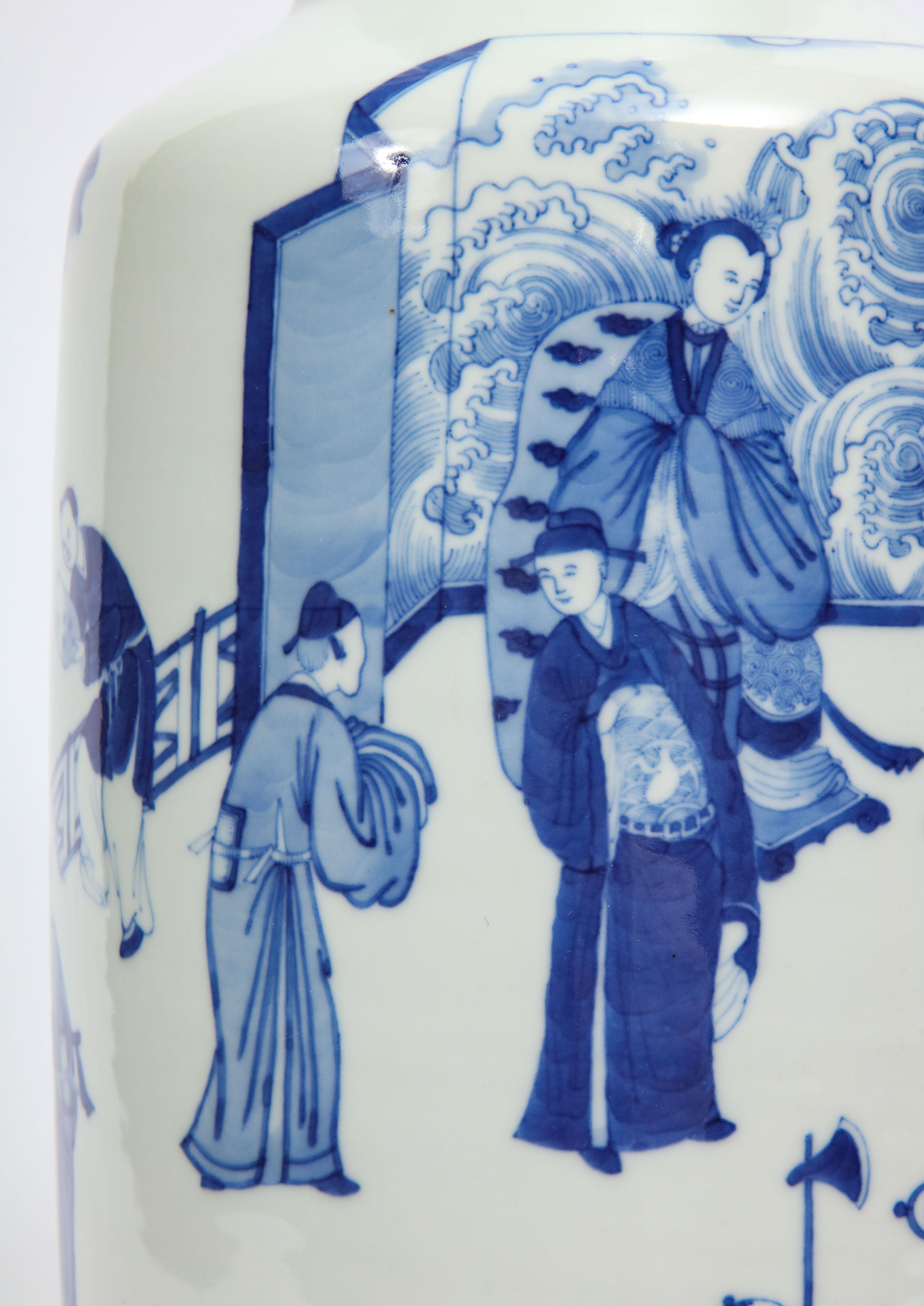 19th Century Blue & White Chinese Porcelain Bangchui Ping Form Vases, Pair In Good Condition For Sale In New York, NY