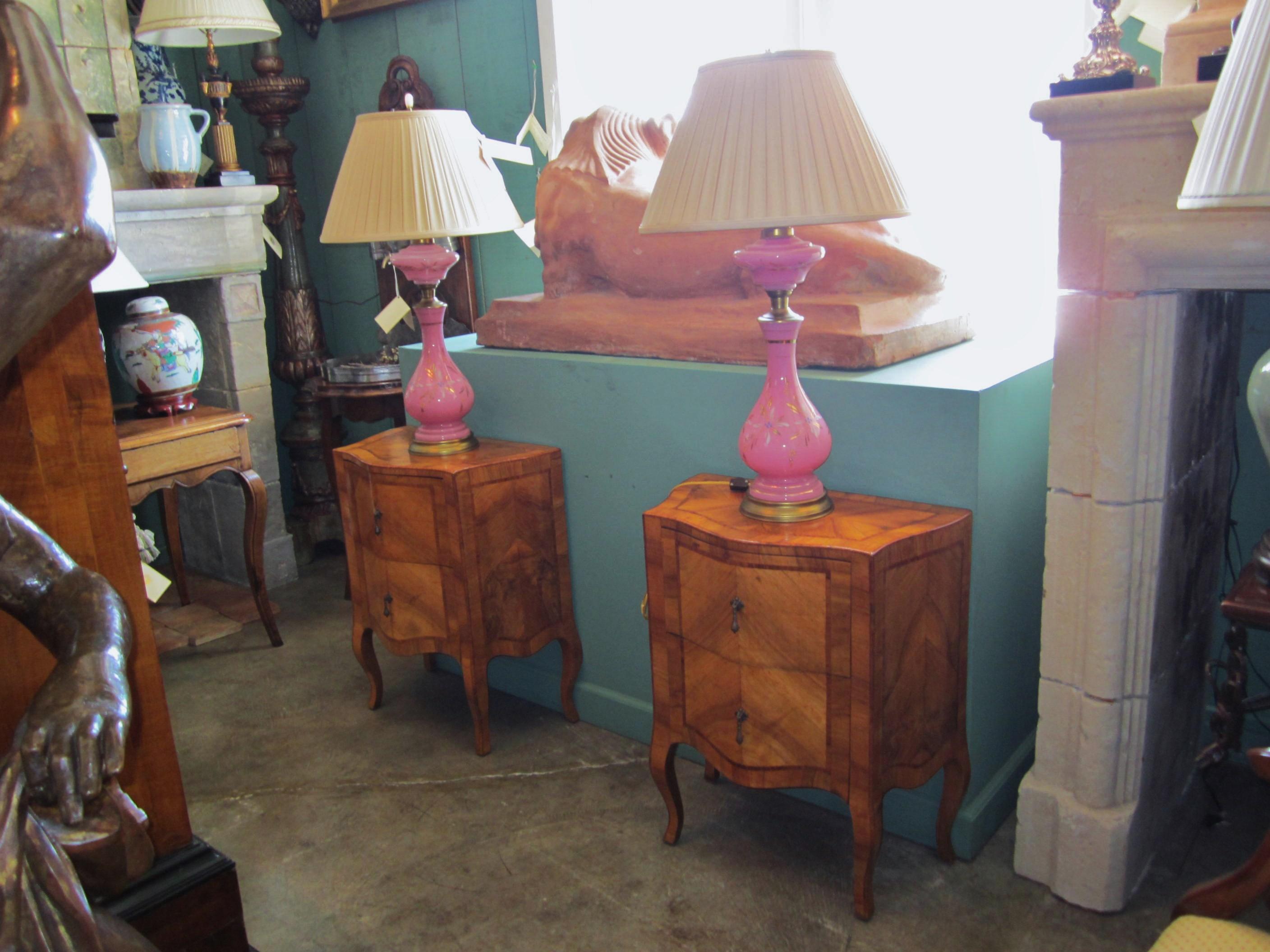 Pair 18th C Carved Italian Inlaid Bed Side Fruit Wood Nightstand Table Comodini In Good Condition For Sale In West Hollywood, CA