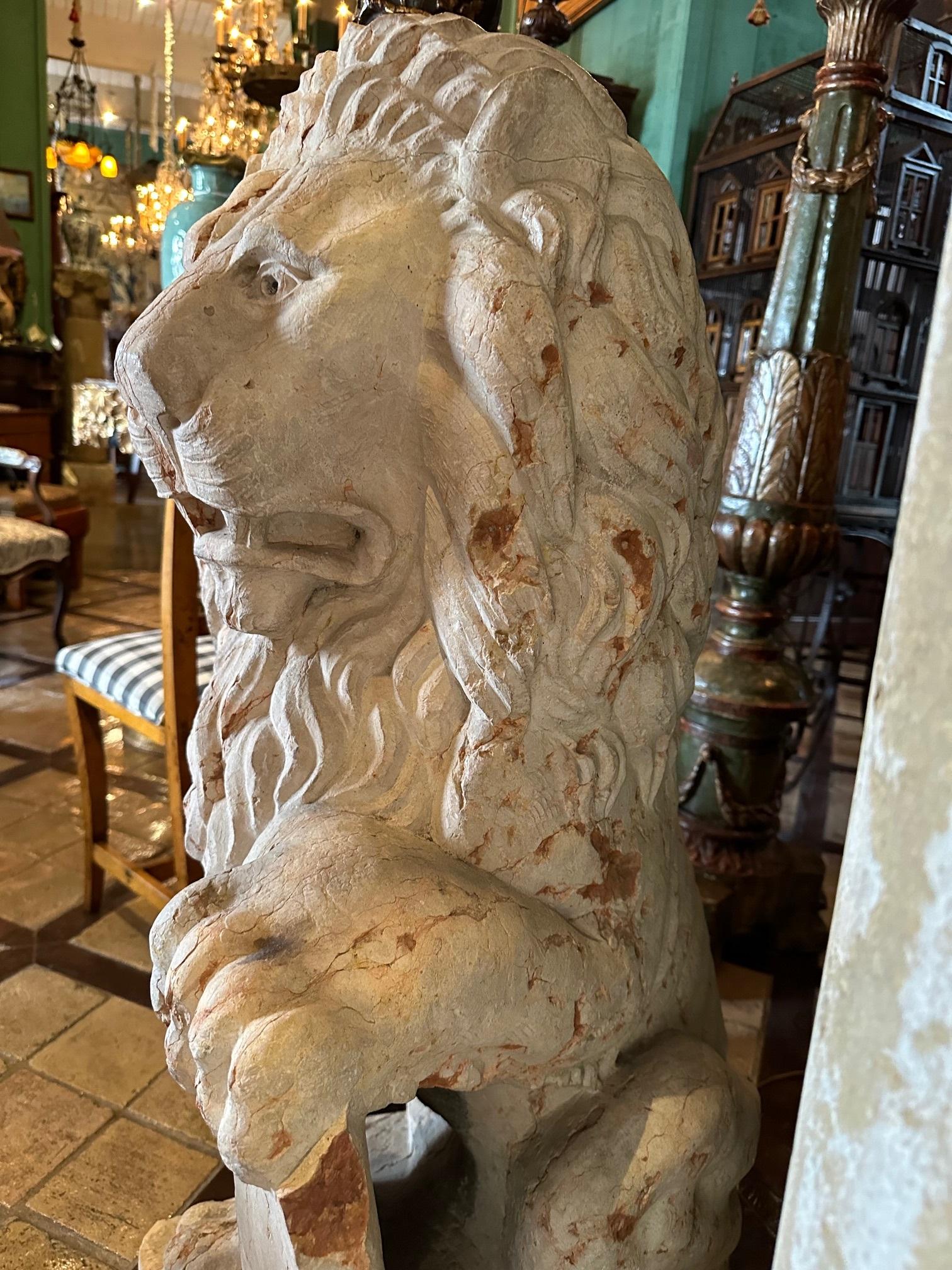 Pair 18th C. Carved Marble Terracotta Figures Lions Sculptures Garden Statues LA État moyen - En vente à West Hollywood, CA
