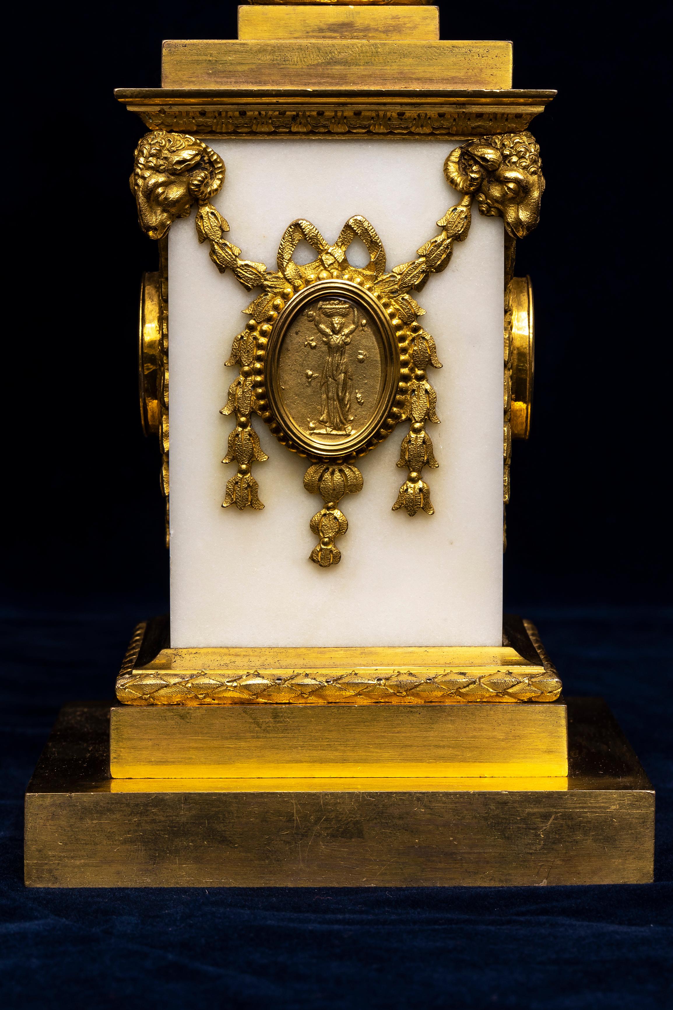 Coppia di cassolette in marmo di Carrara montate in ormolu del 18° C. inglese Matthew Boulton in vendita 2