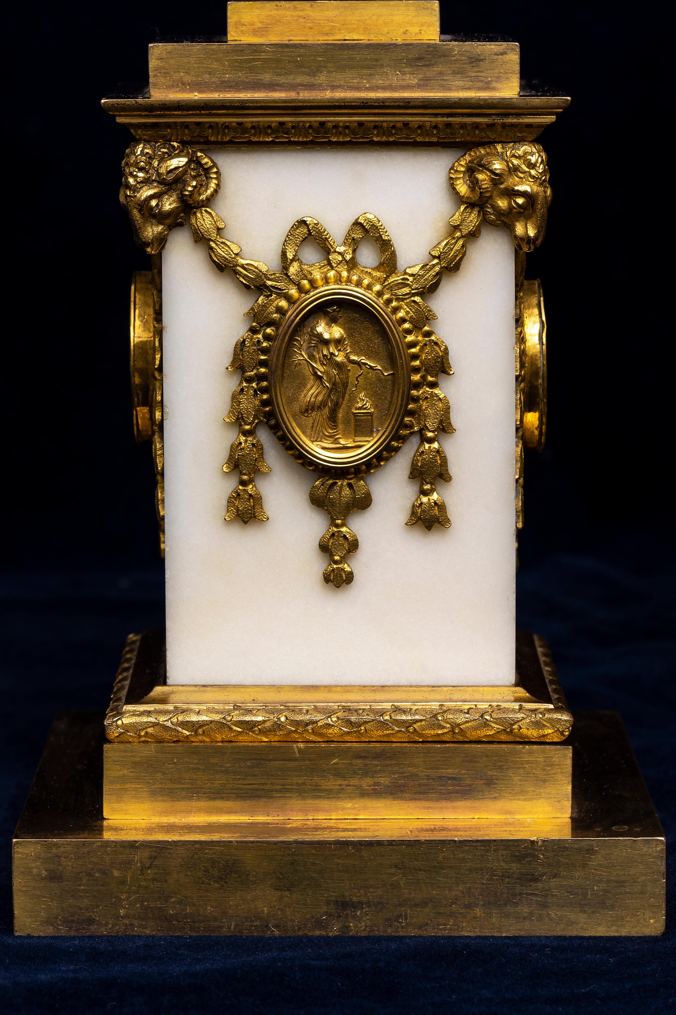 Bronzo Coppia di cassolette in marmo di Carrara montate in ormolu del 18° C. inglese Matthew Boulton in vendita
