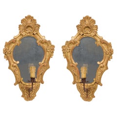 paire de girandoles italiennes en bois doré du XVIIIe siècle