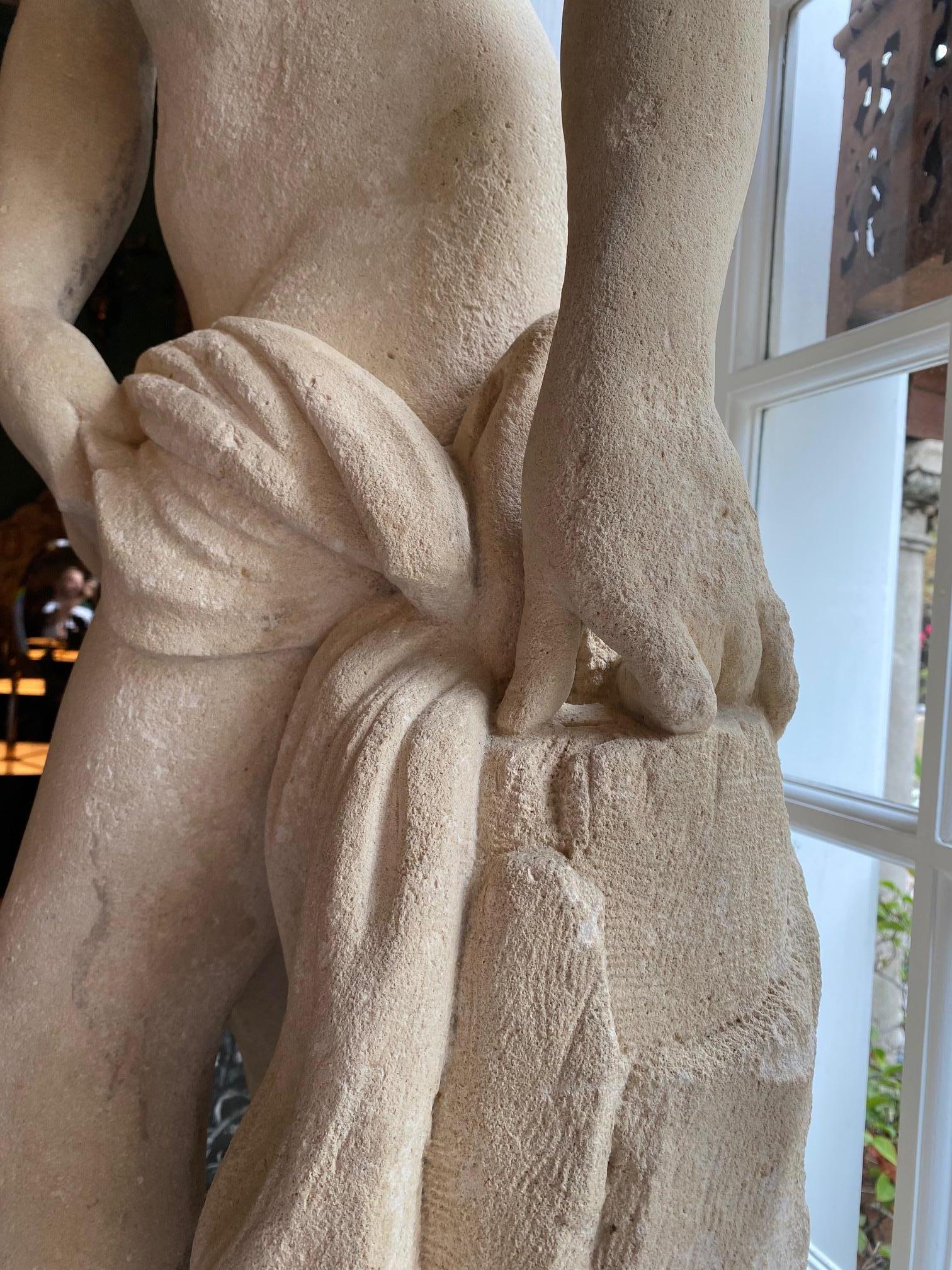Pareja de estatuas del s. XVIII Figuras de mujer doncella de tamaño natural Esculturas en Bath Stone en venta 5
